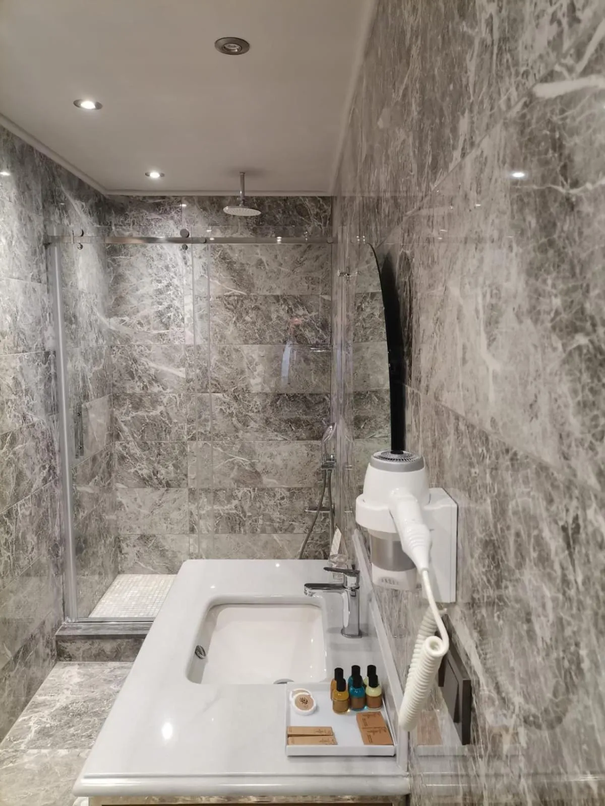 Bathroom in Golden Royal Hotel & SPA