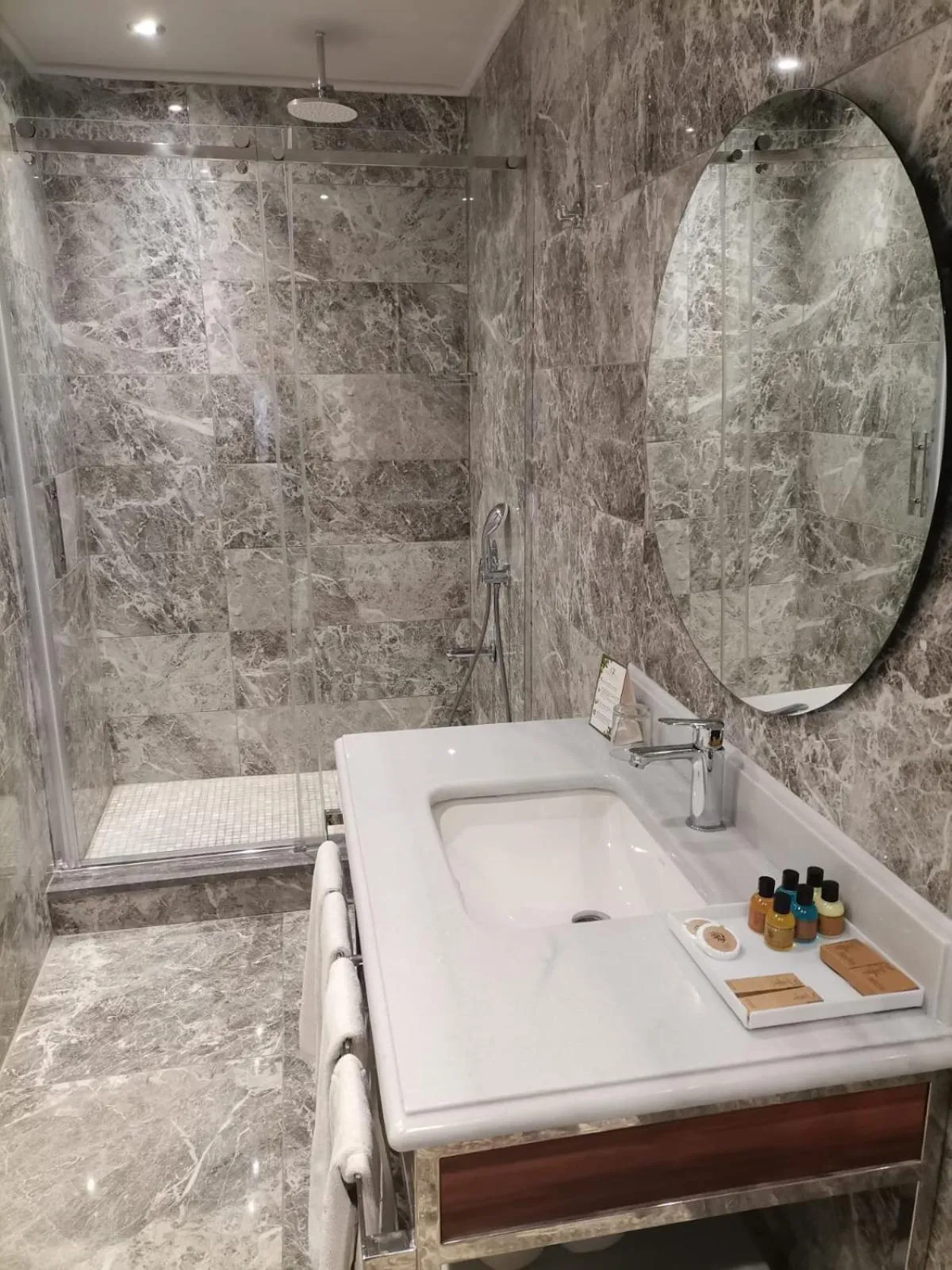 Bathroom in Golden Royal Hotel & SPA