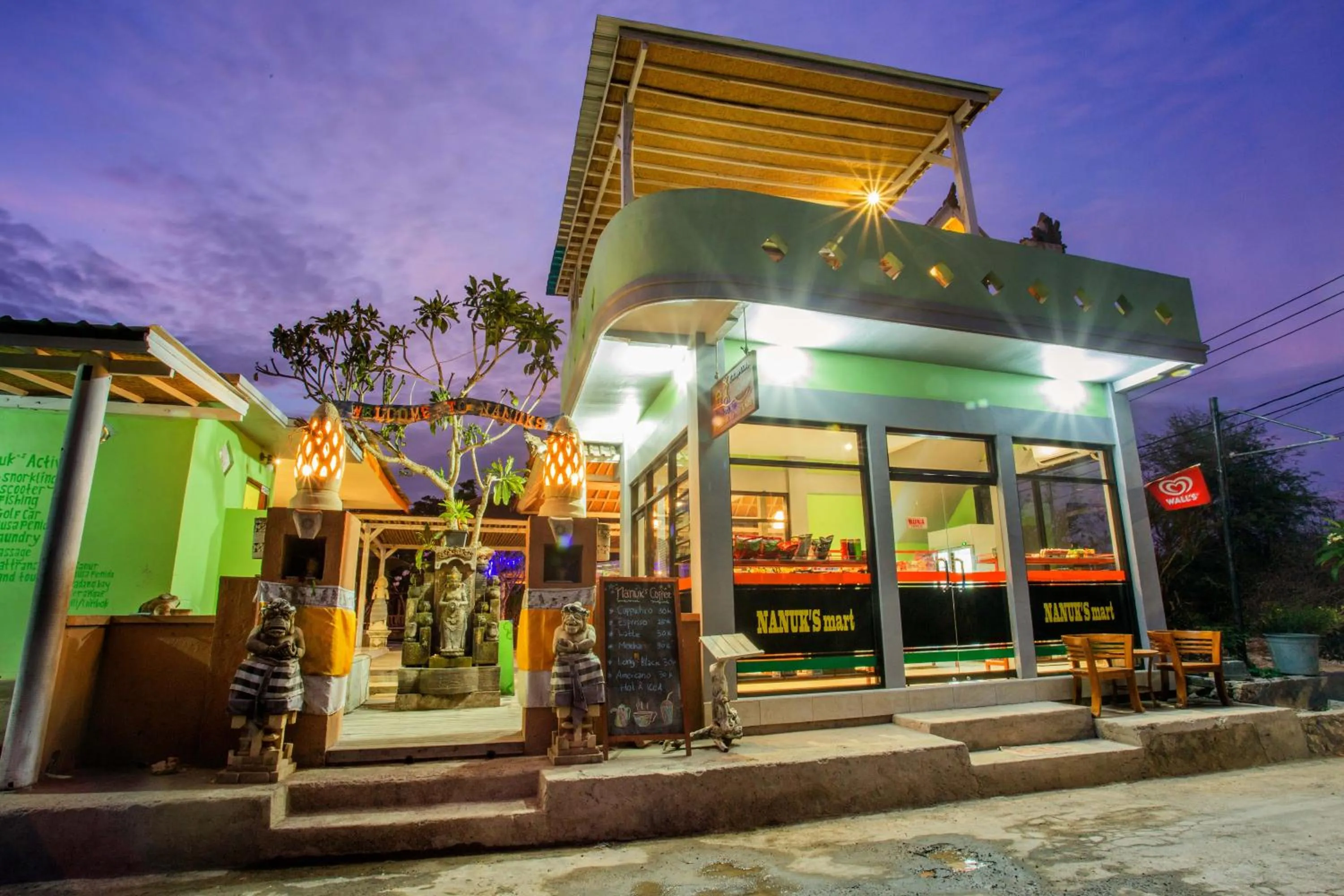 Facade/entrance in Nanuk's Bungalows