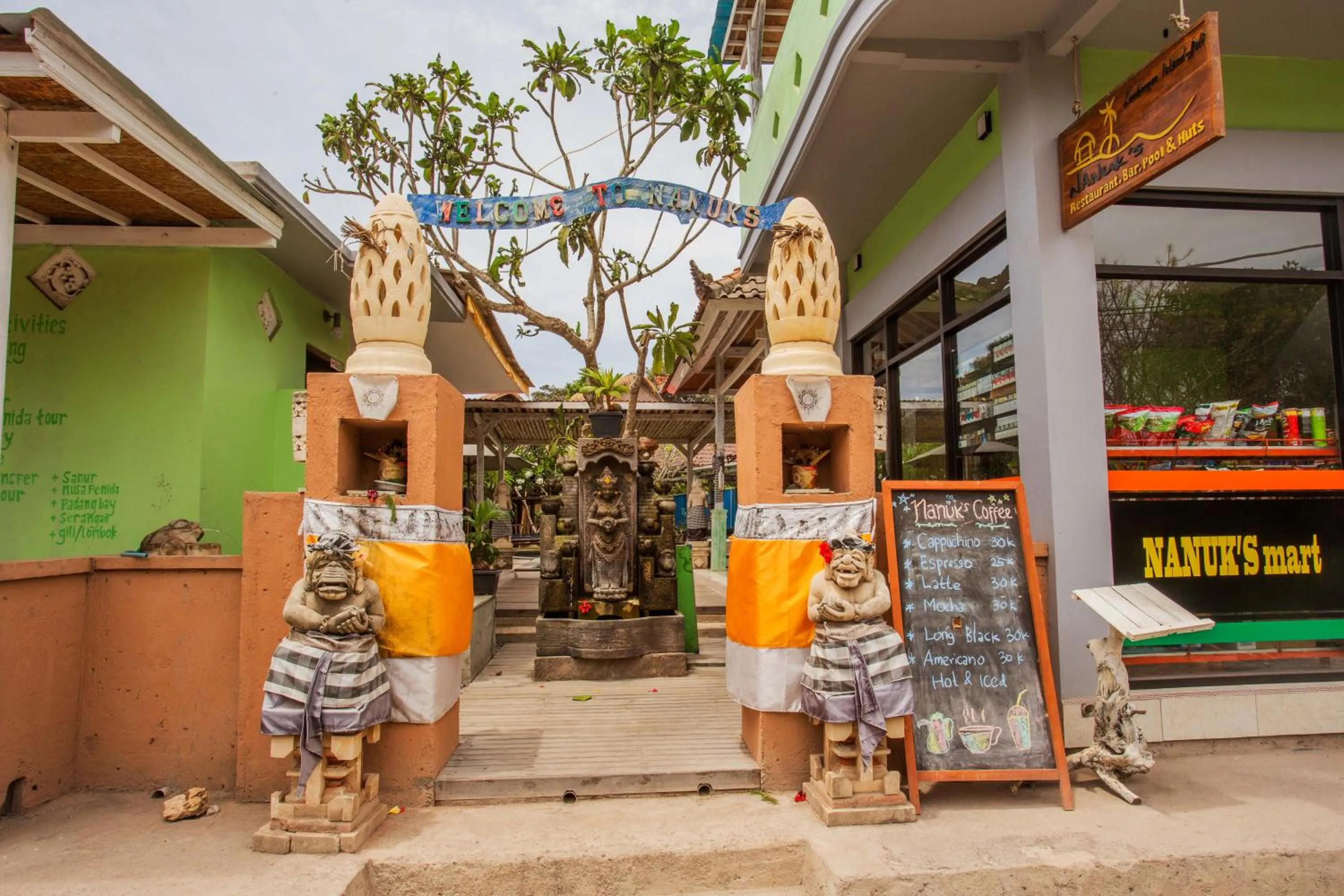 On-site shops in Nanuk's Bungalows