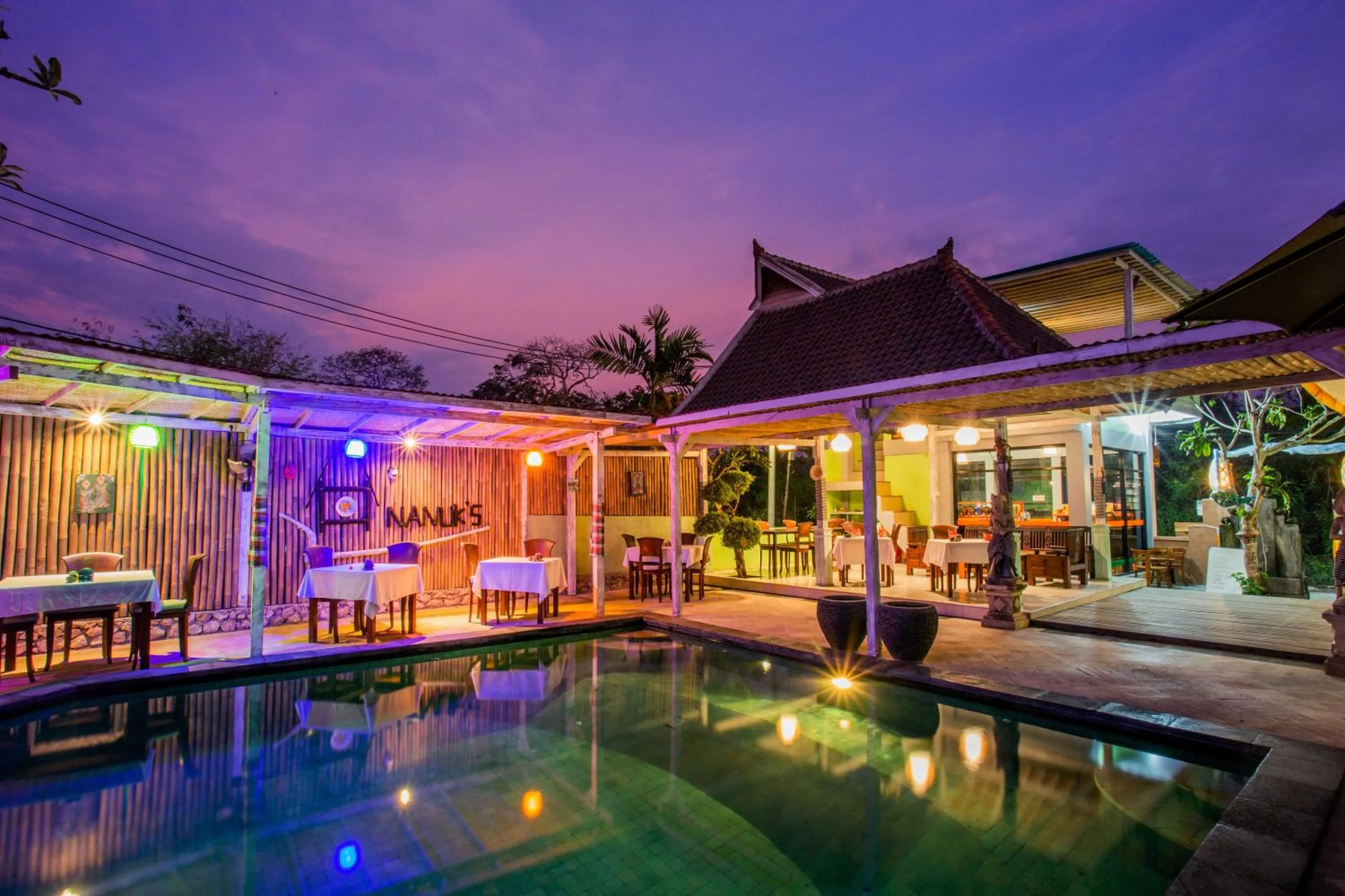 Property building in Nanuk's Bungalows