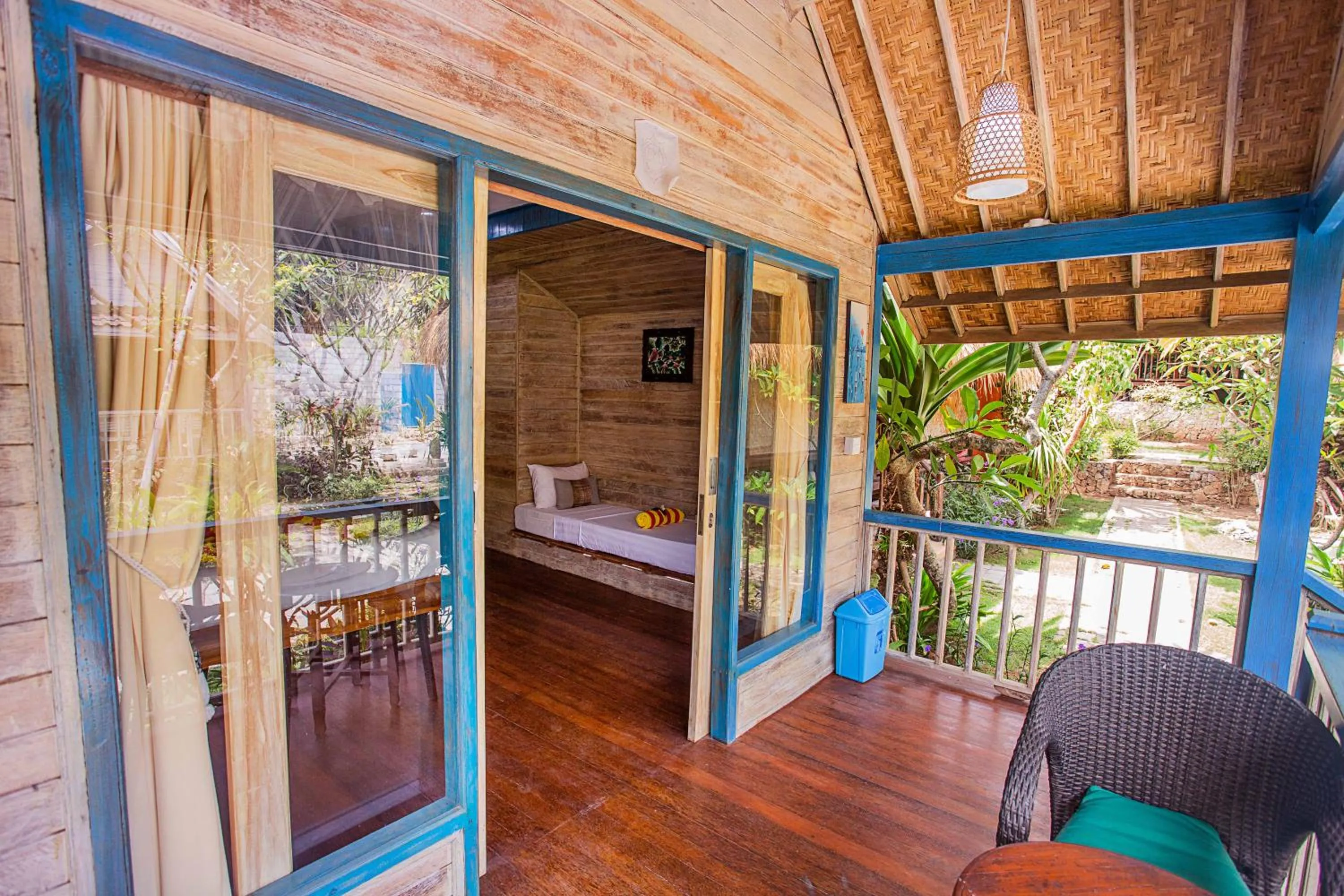 Balcony/Terrace, Bed in Nanuk's Bungalows
