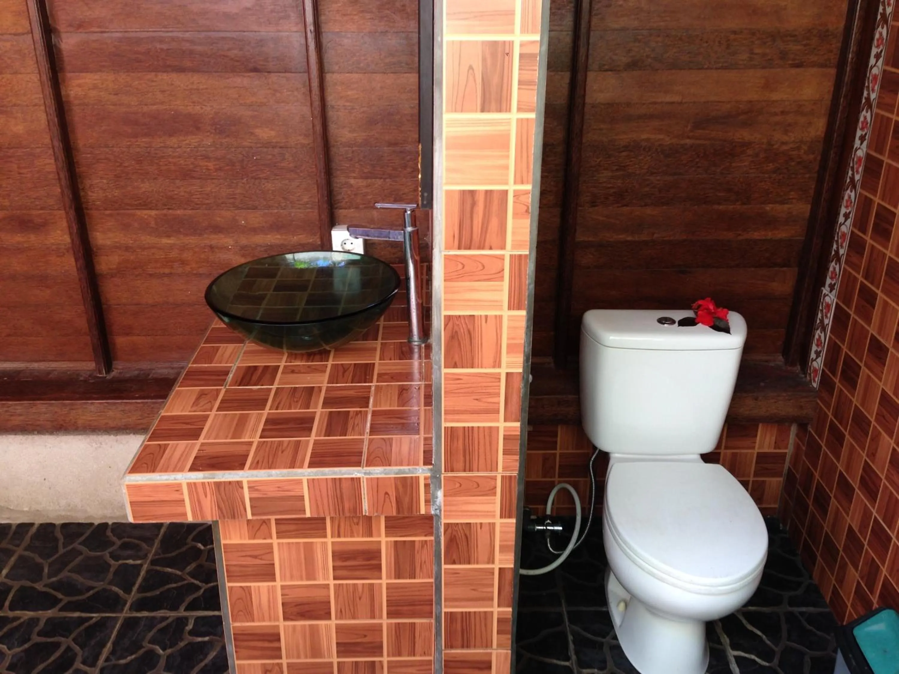 Bathroom in Nanuk's Bungalows