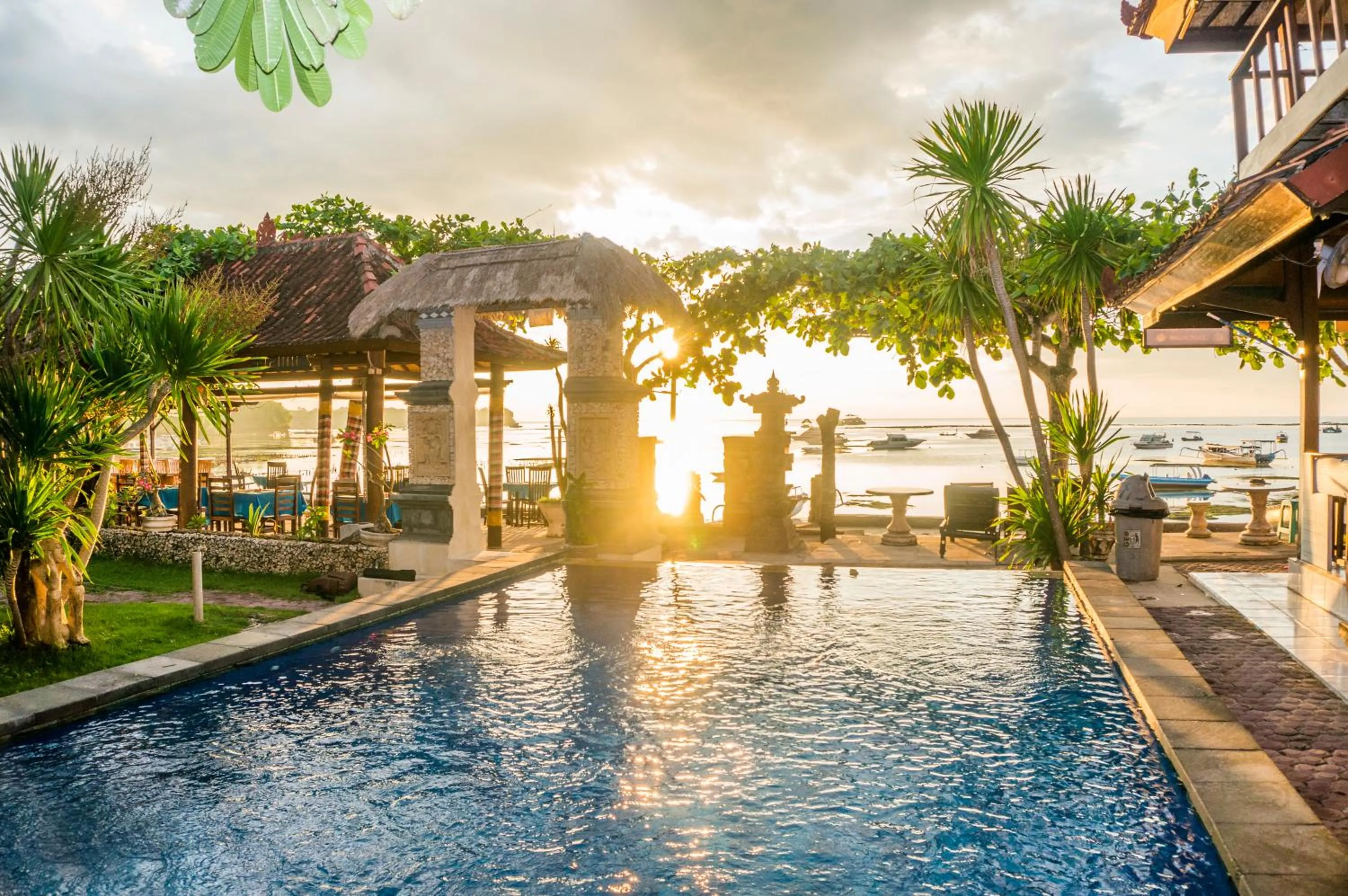 Swimming pool in Bungalow No 7