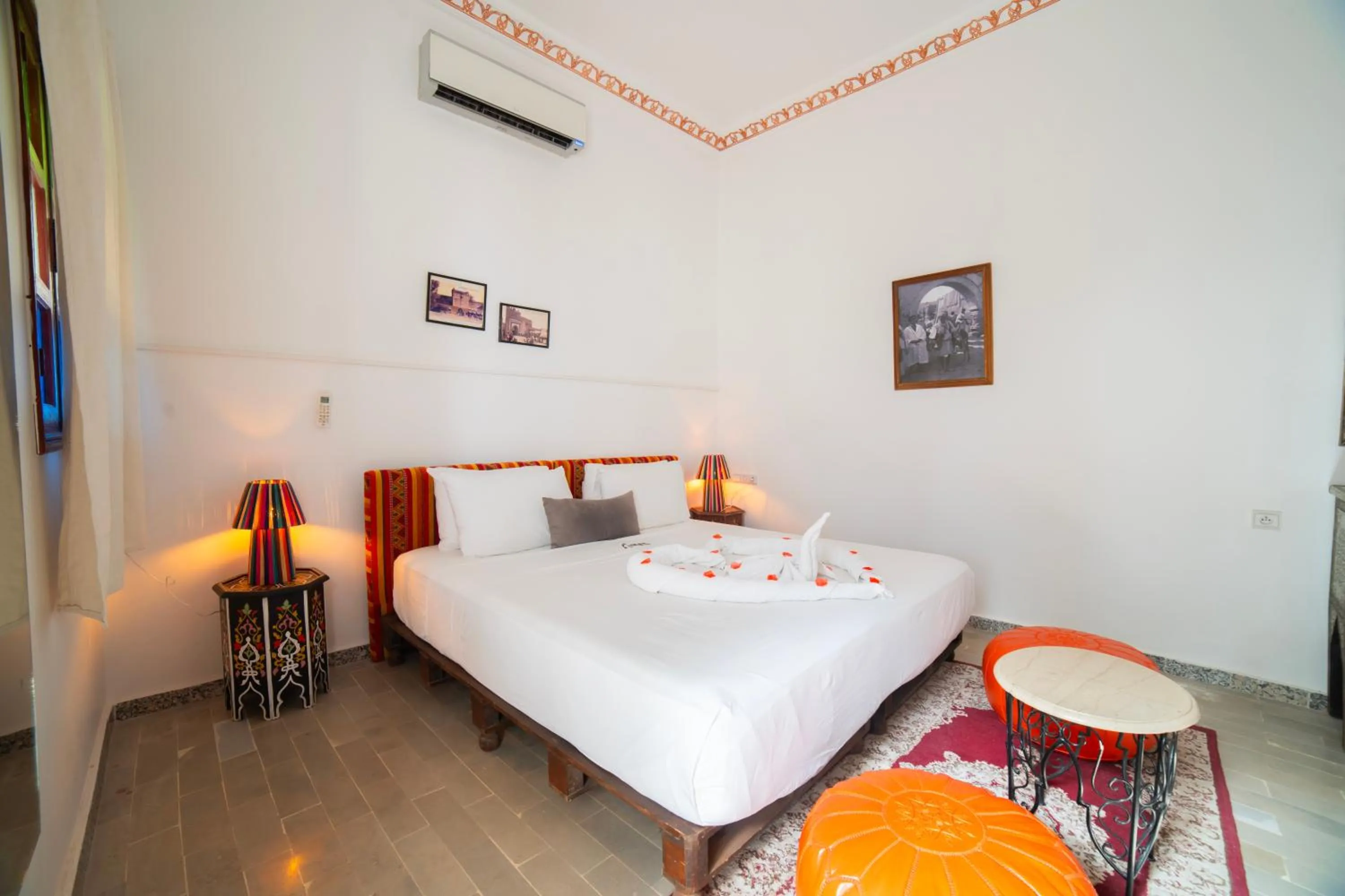 Bed in Riad Arabic House & Spa