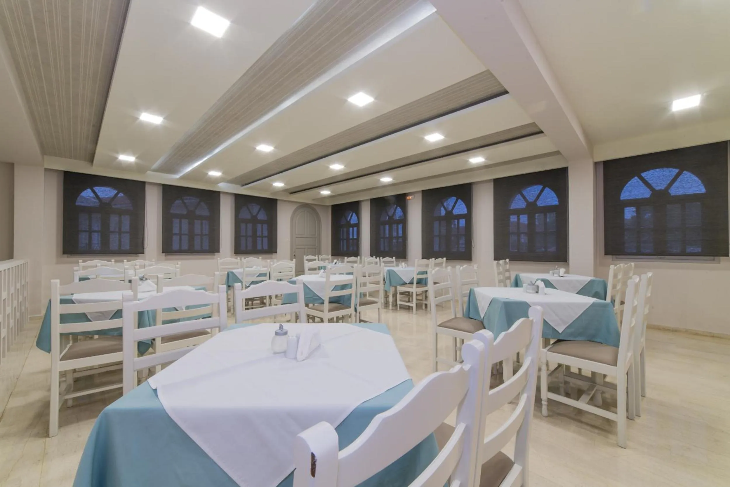 Buffet breakfast in Hotel Palmyra