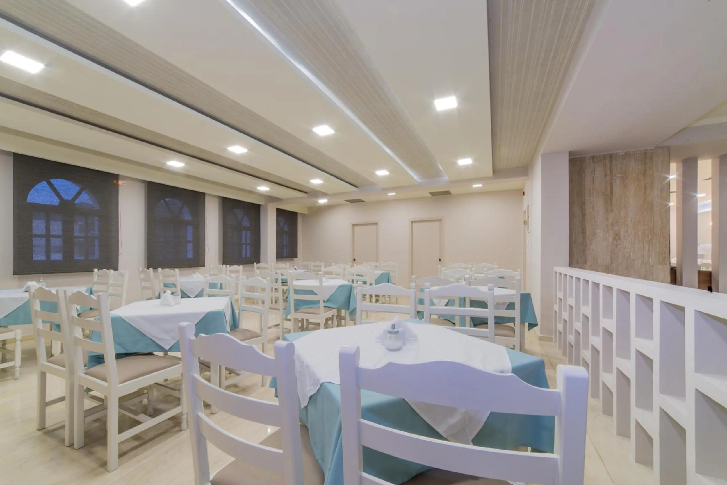 Buffet breakfast in Hotel Palmyra