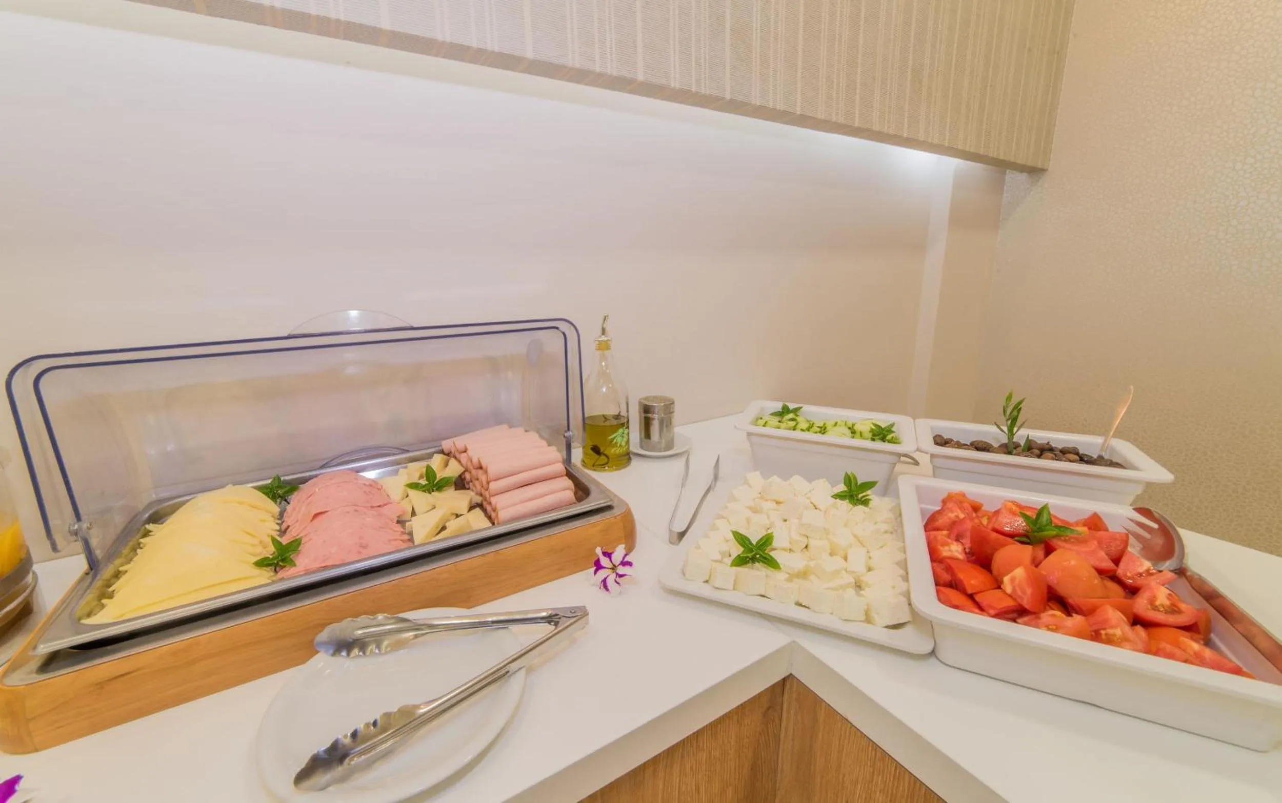 Buffet breakfast in Hotel Palmyra