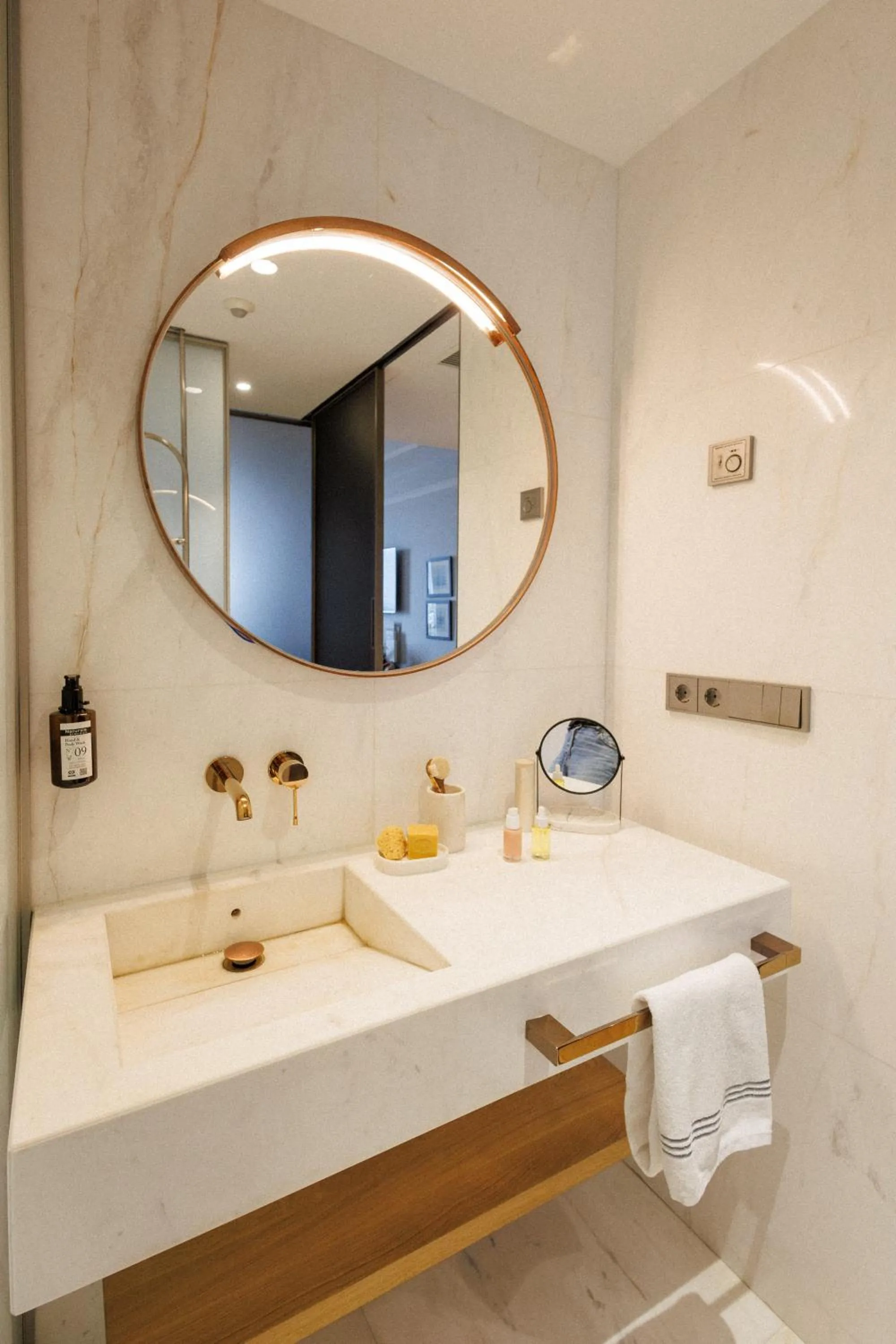 Lasala Plaza Hotel - Adults Only