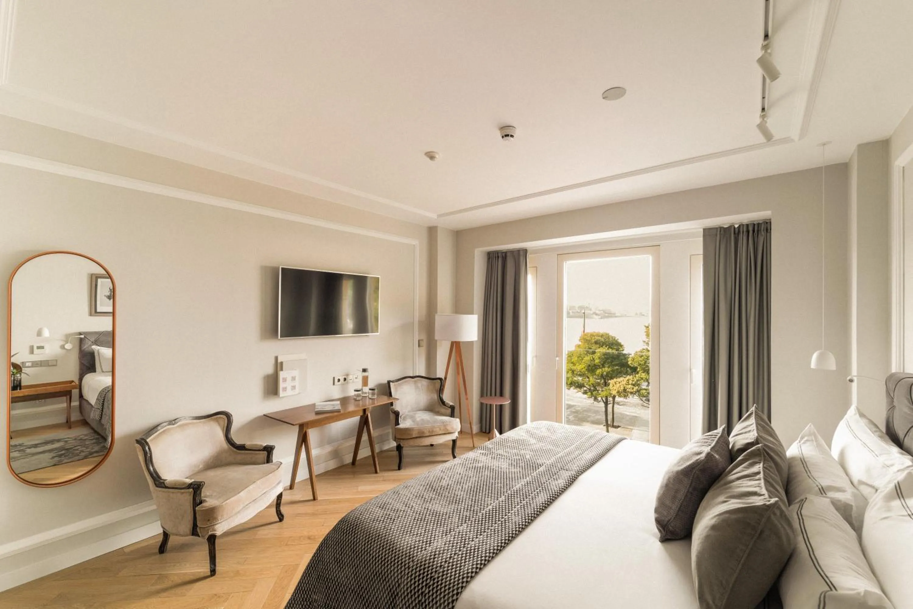 Bed in Lasala Plaza Hotel - Adults Only