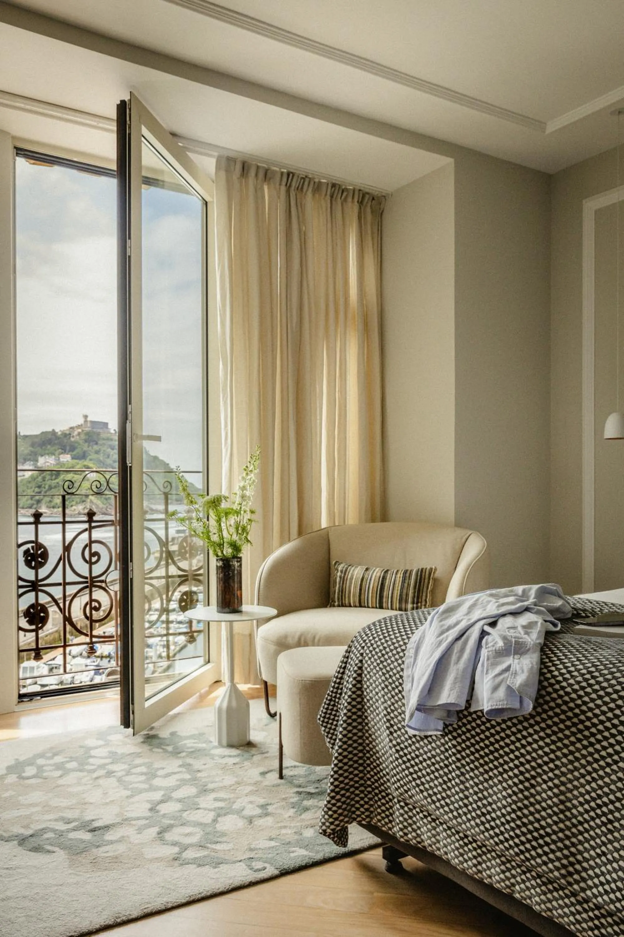 Bed in Lasala Plaza Hotel - Adults Only