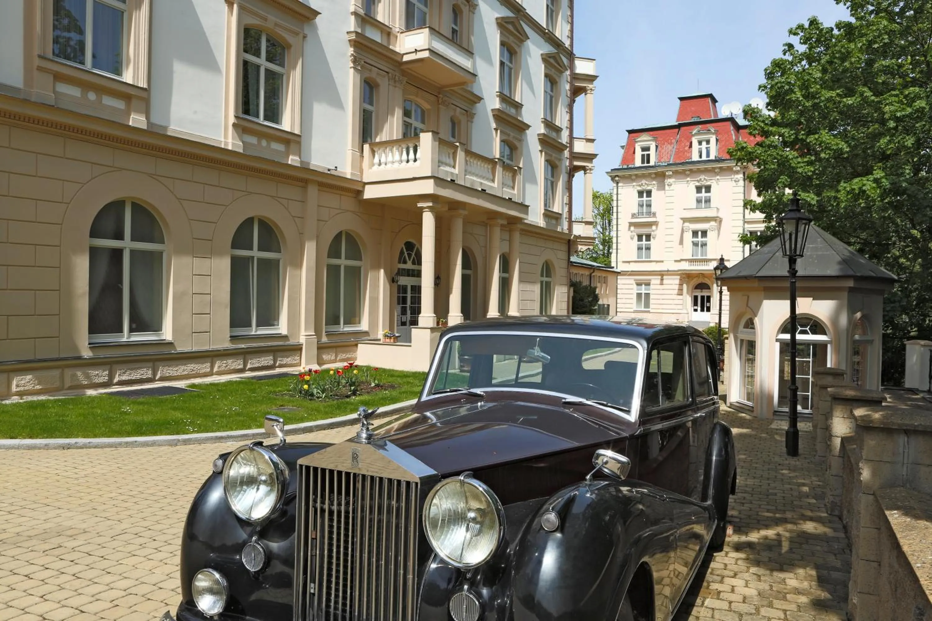 Property building in Bristol Kralovska Vila