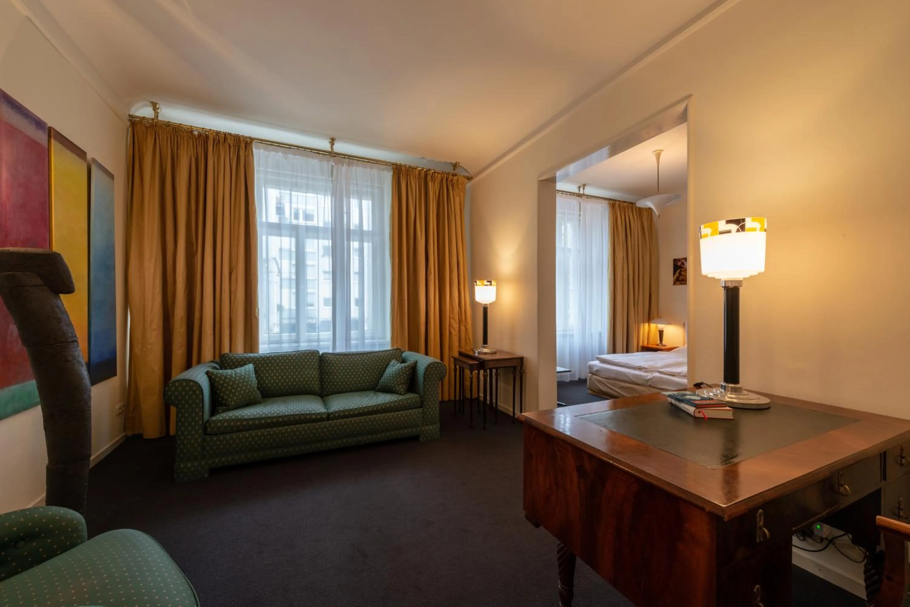 Living room, Bed in Hotel Olympic