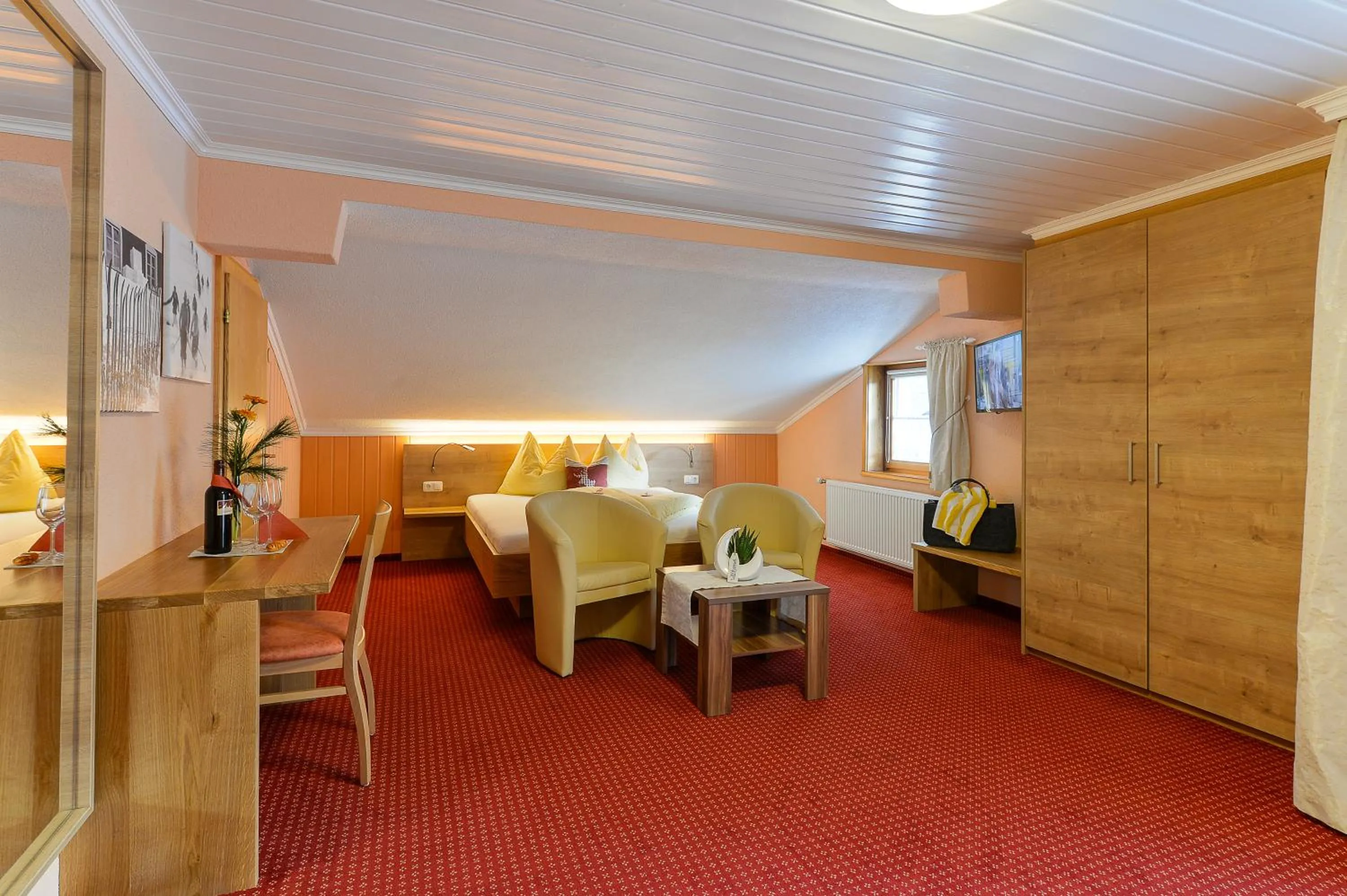 Seating area, Bed in Stockingers Guest House