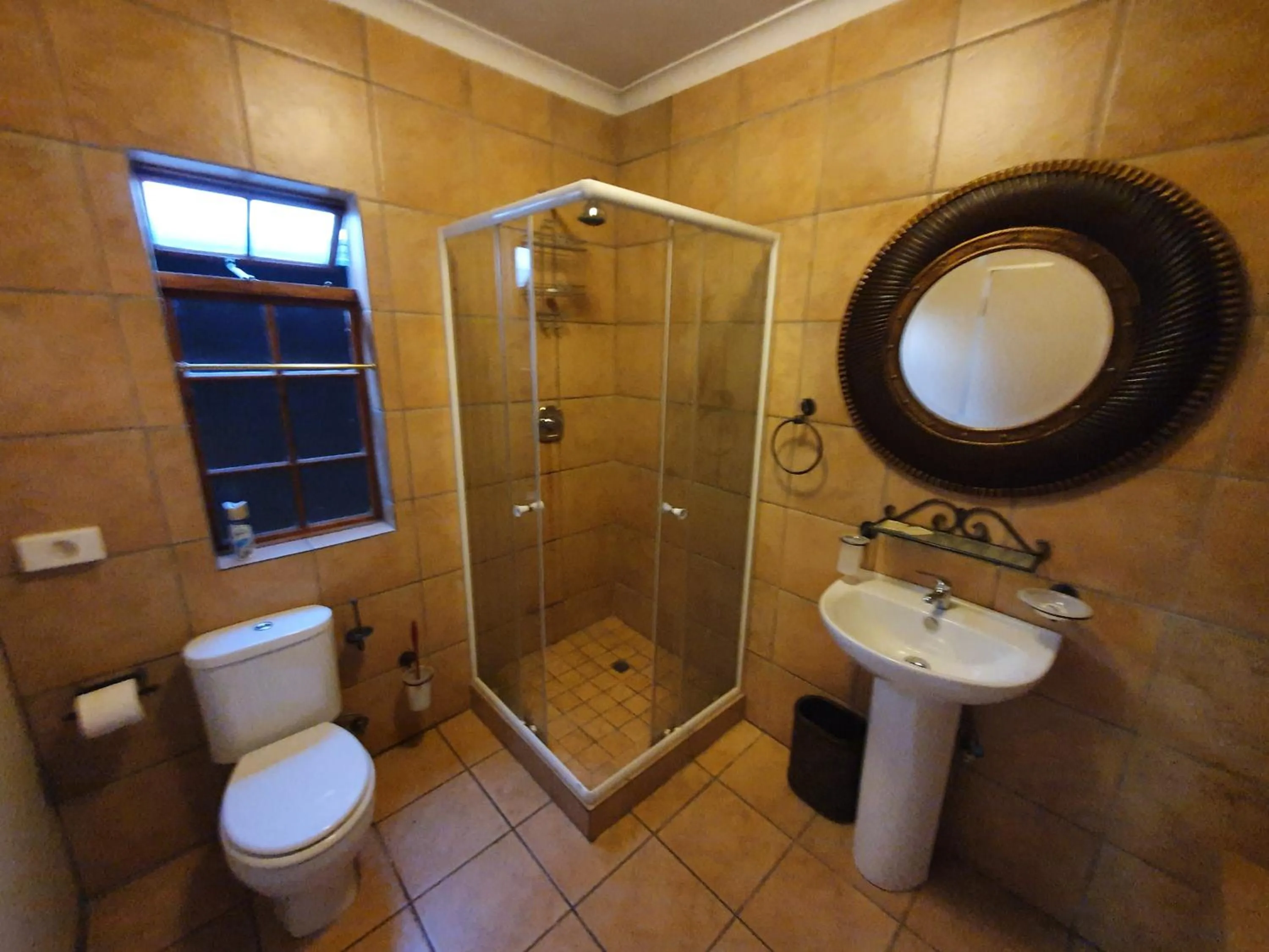 Shower in 7th Street Guesthouse