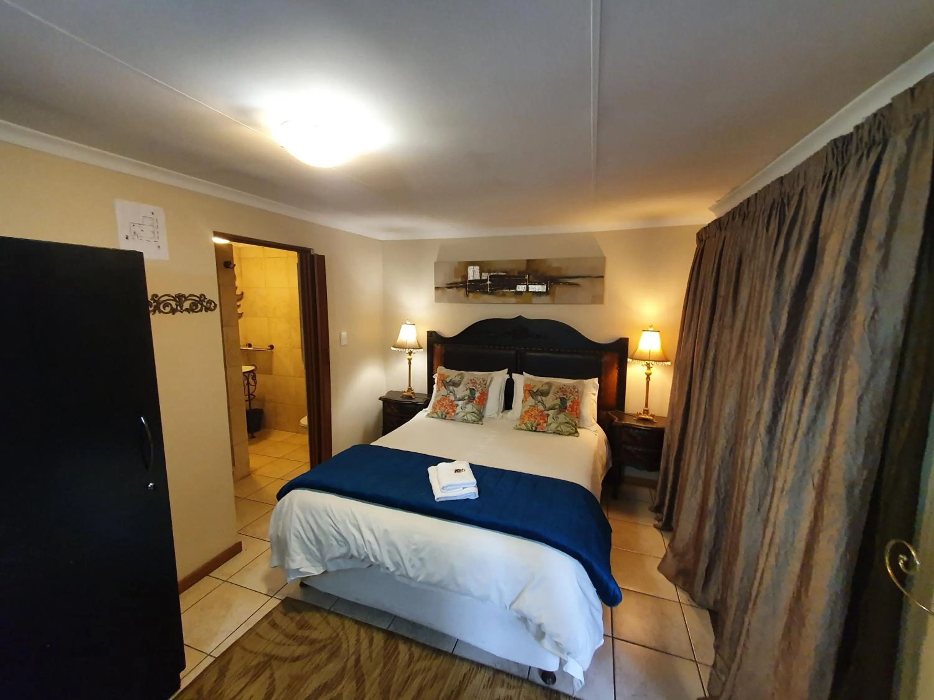 Bed in 7th Street Guesthouse