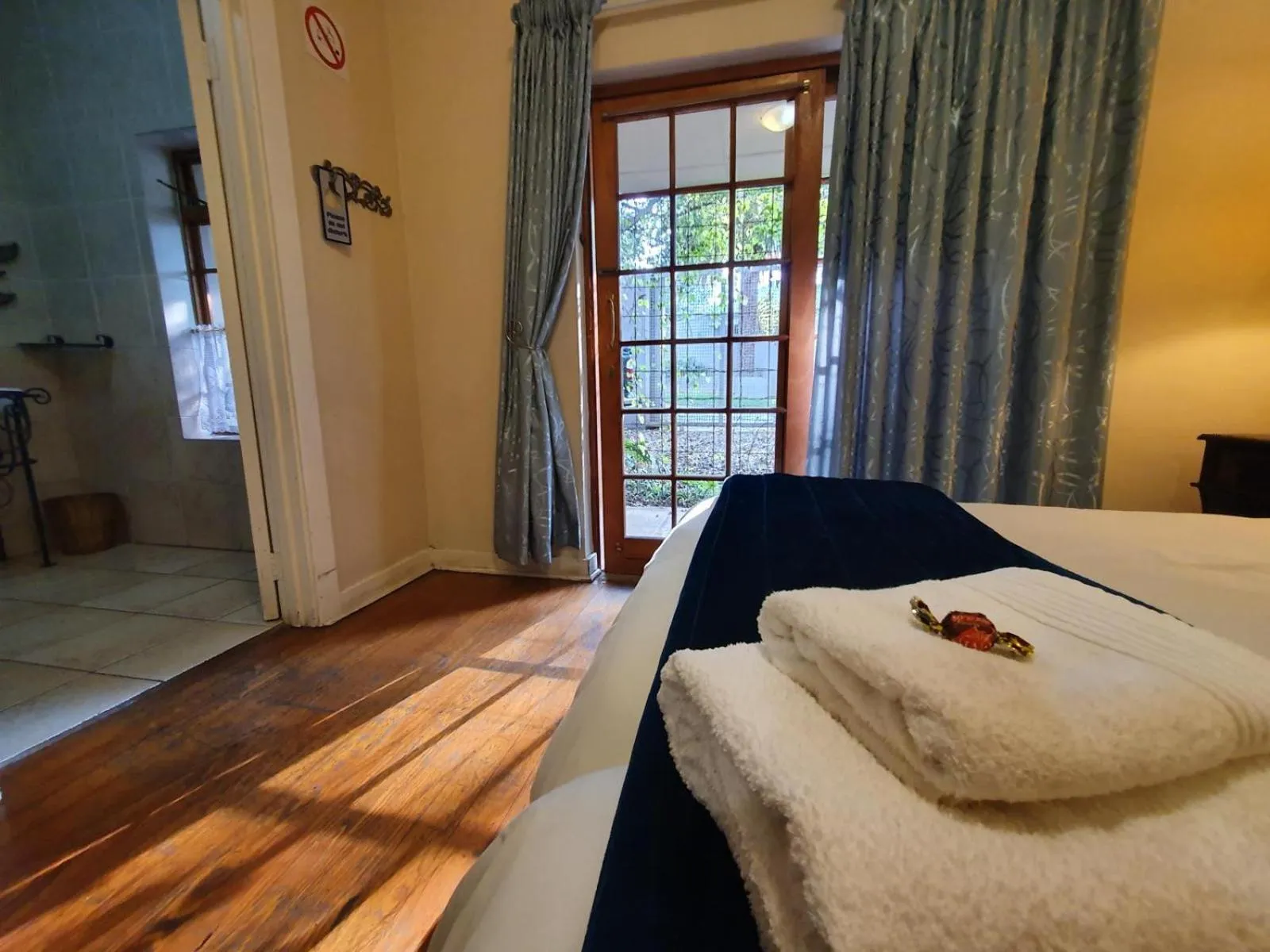 Bed in 7th Street Guesthouse