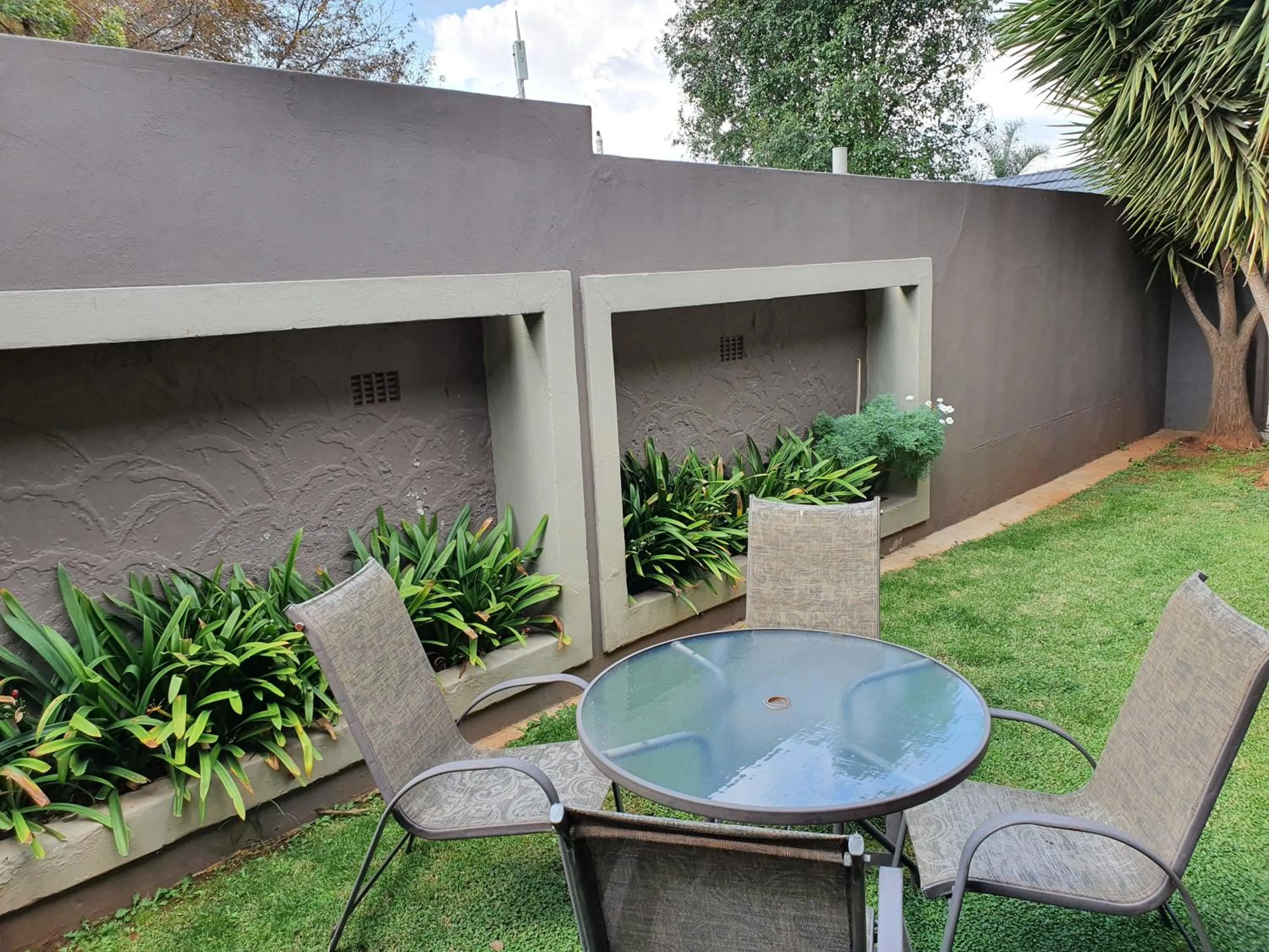 Patio in 7th Street Guesthouse