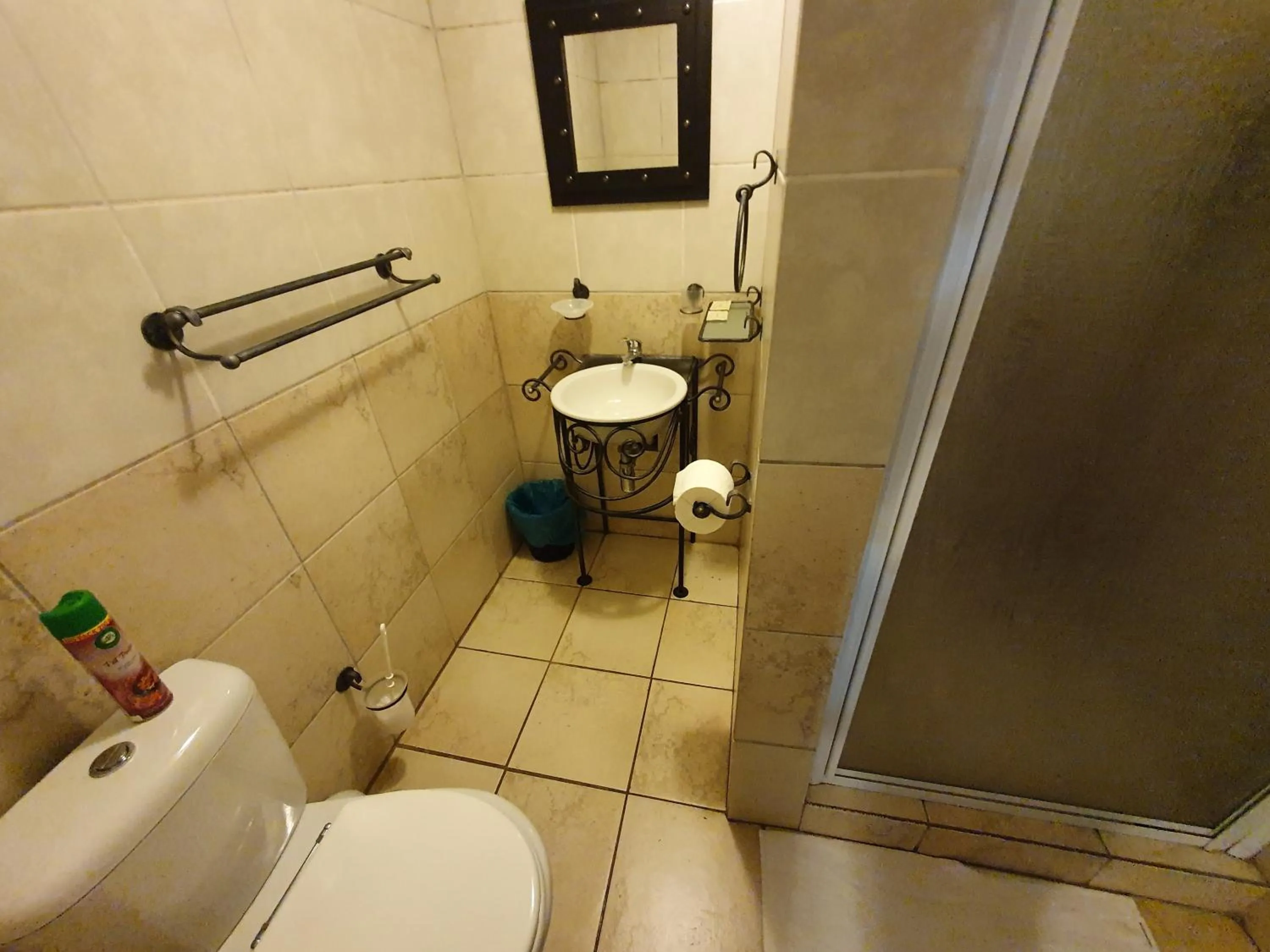 Bathroom in 7th Street Guesthouse