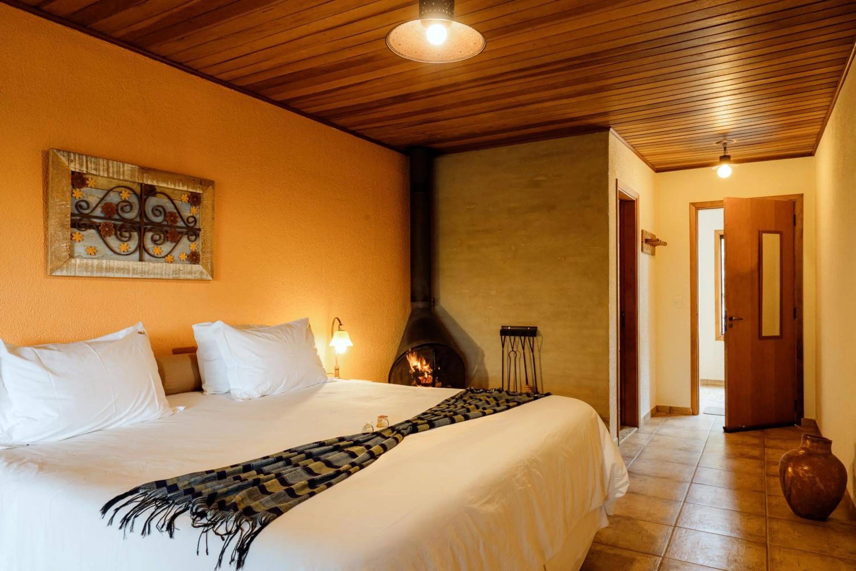 flat iron, Bed in Pousada Ahavanoah