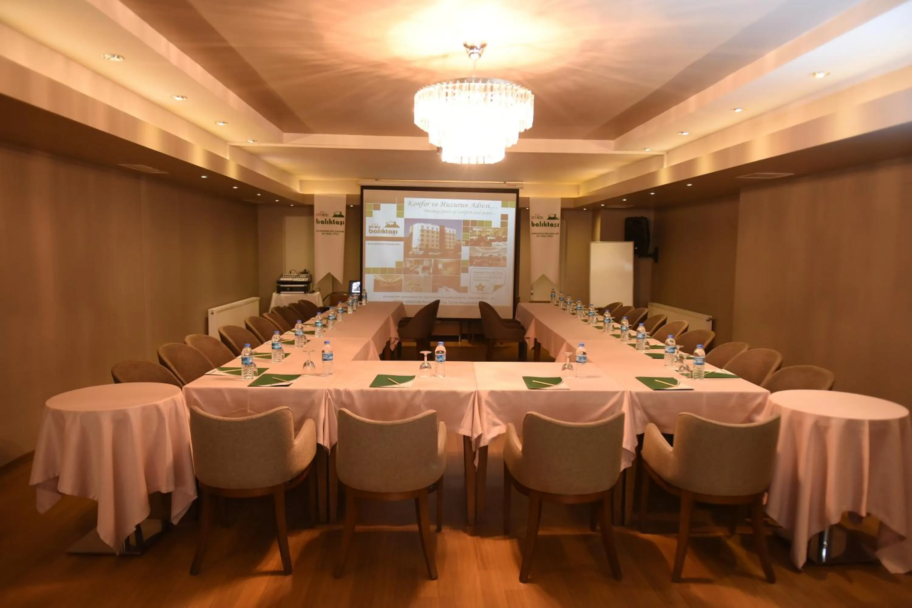 Meeting/conference room in Baliktasi City Hotel & Spa