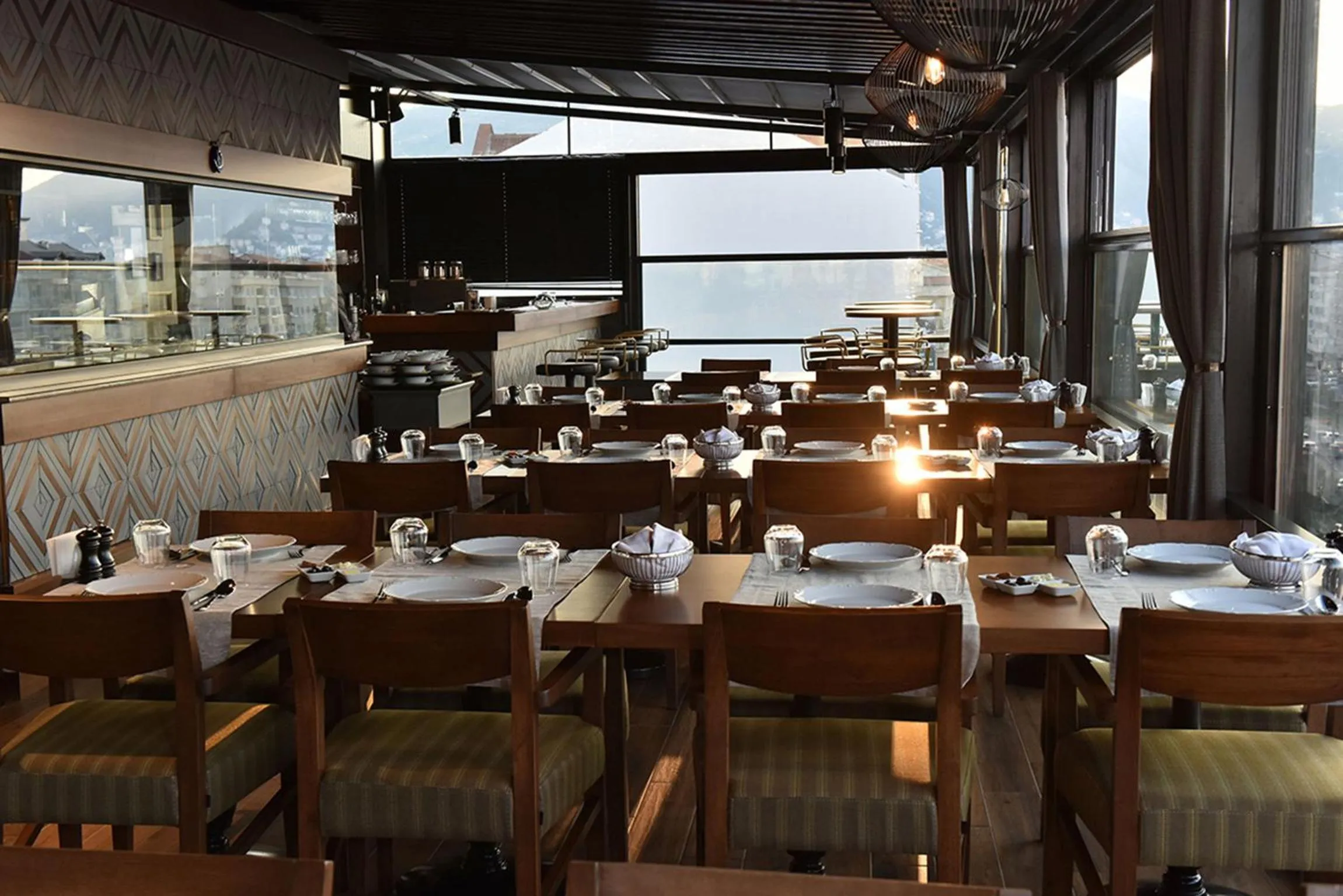 Restaurant/places to eat in Baliktasi City Hotel & Spa