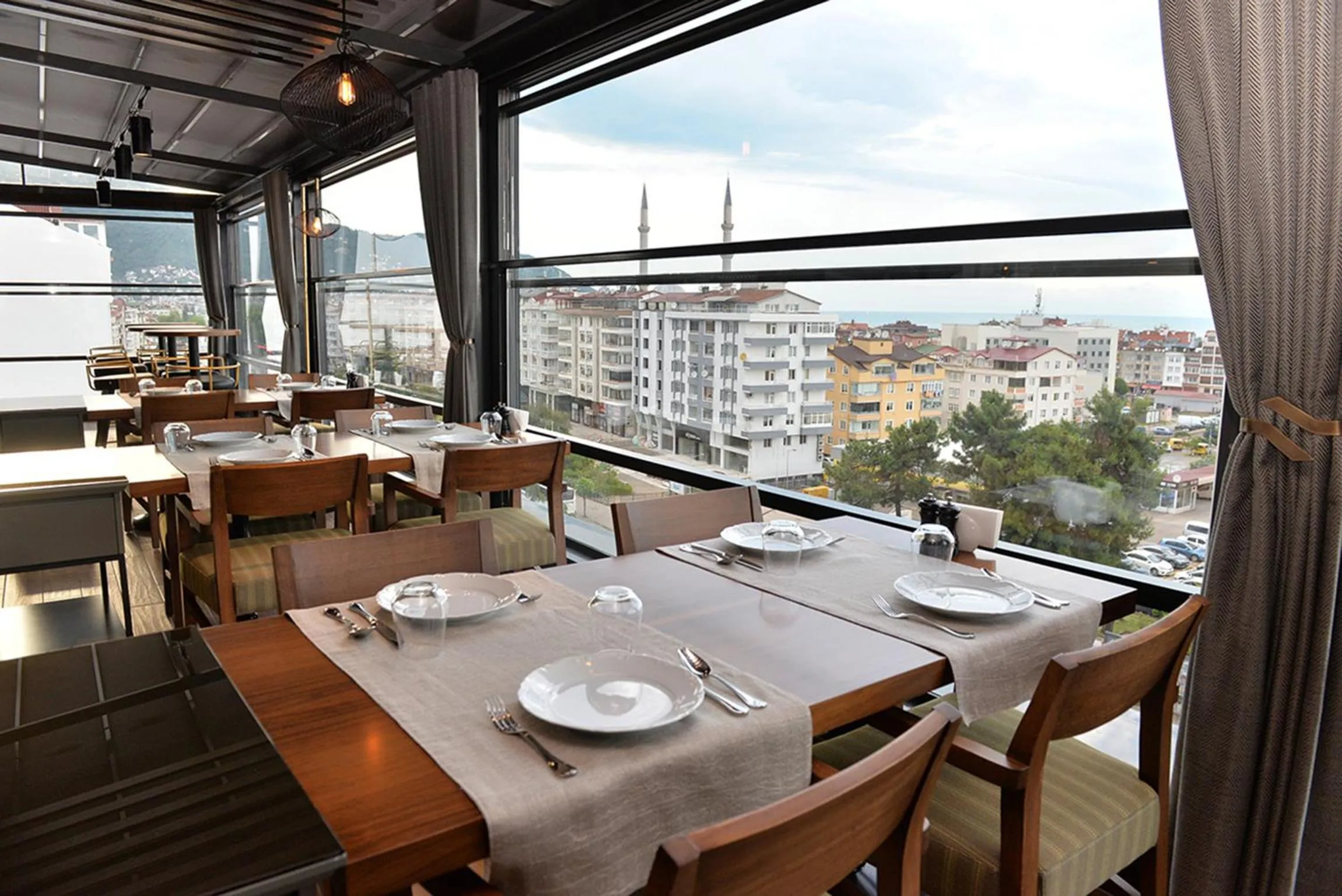 Restaurant/places to eat in Baliktasi City Hotel & Spa