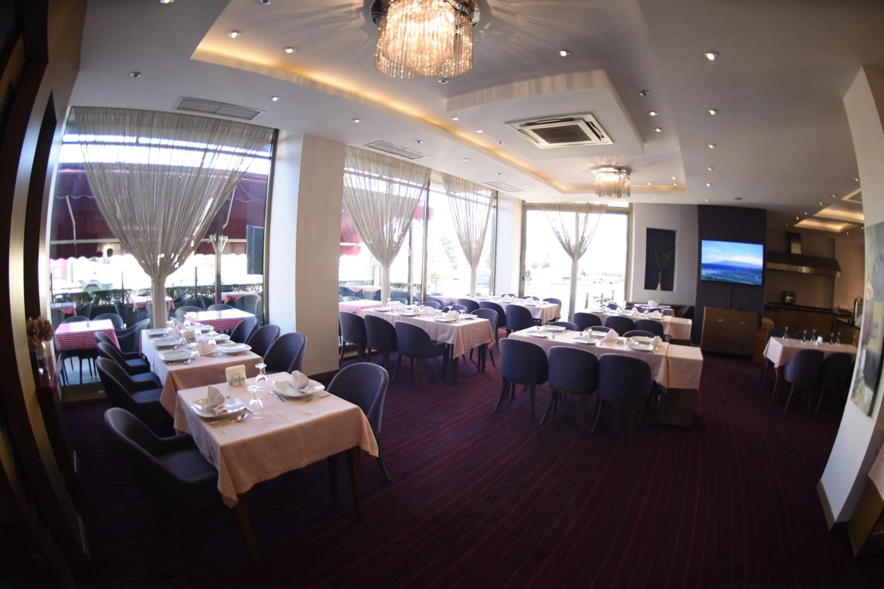 Restaurant/places to eat in Baliktasi City Hotel & Spa