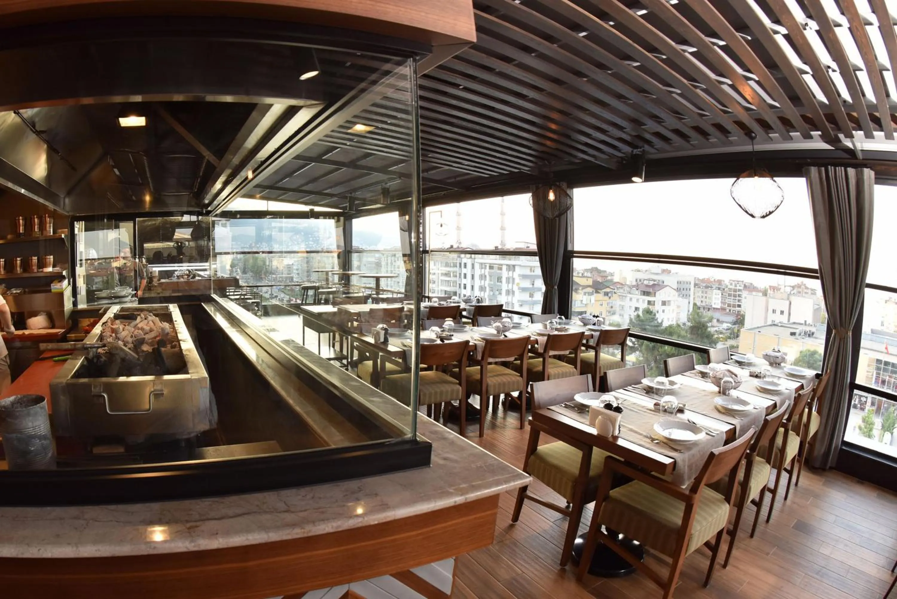 Restaurant/places to eat in Baliktasi City Hotel & Spa