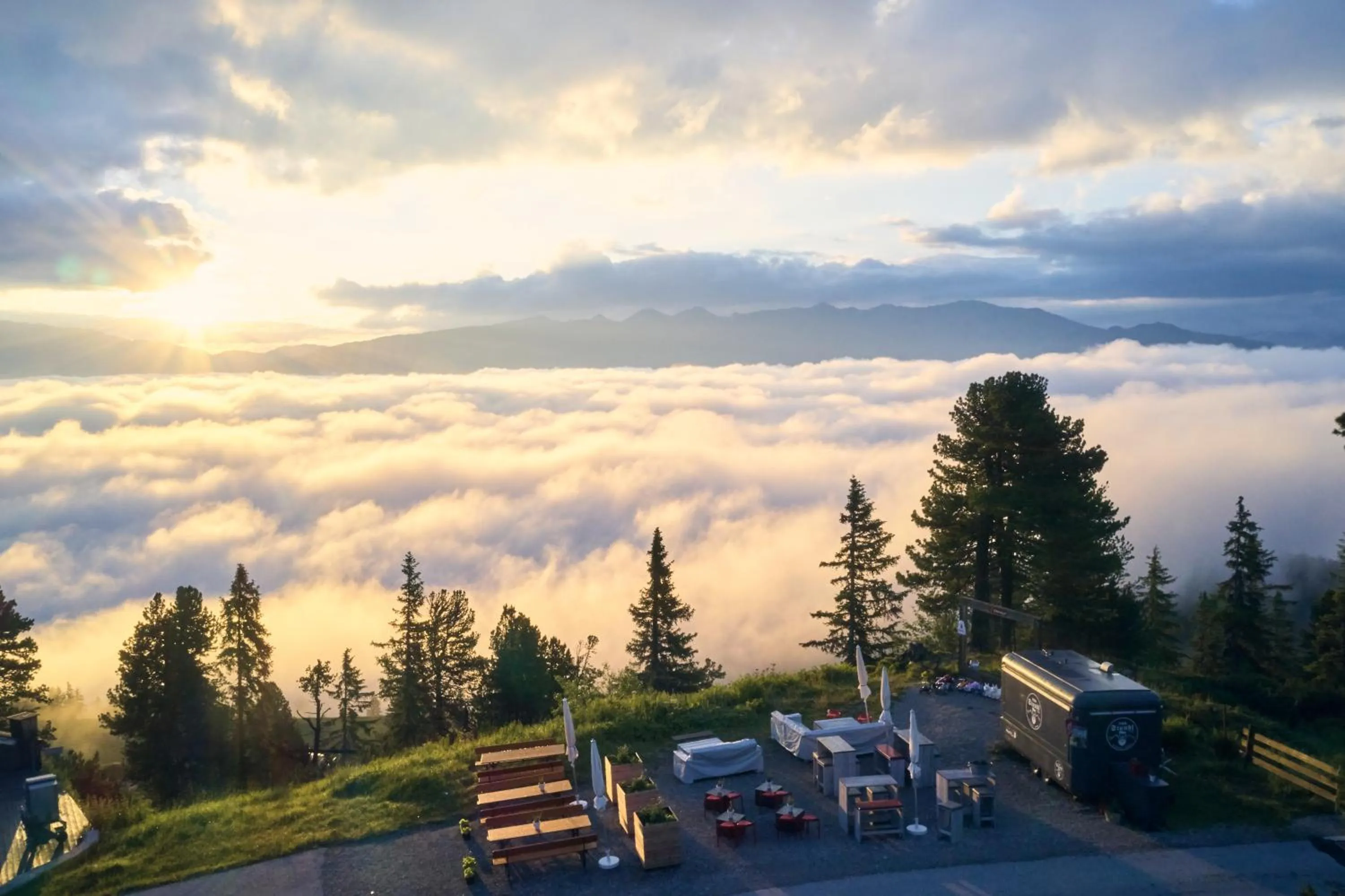 Sunrise in Berggasthof Platzlalm
