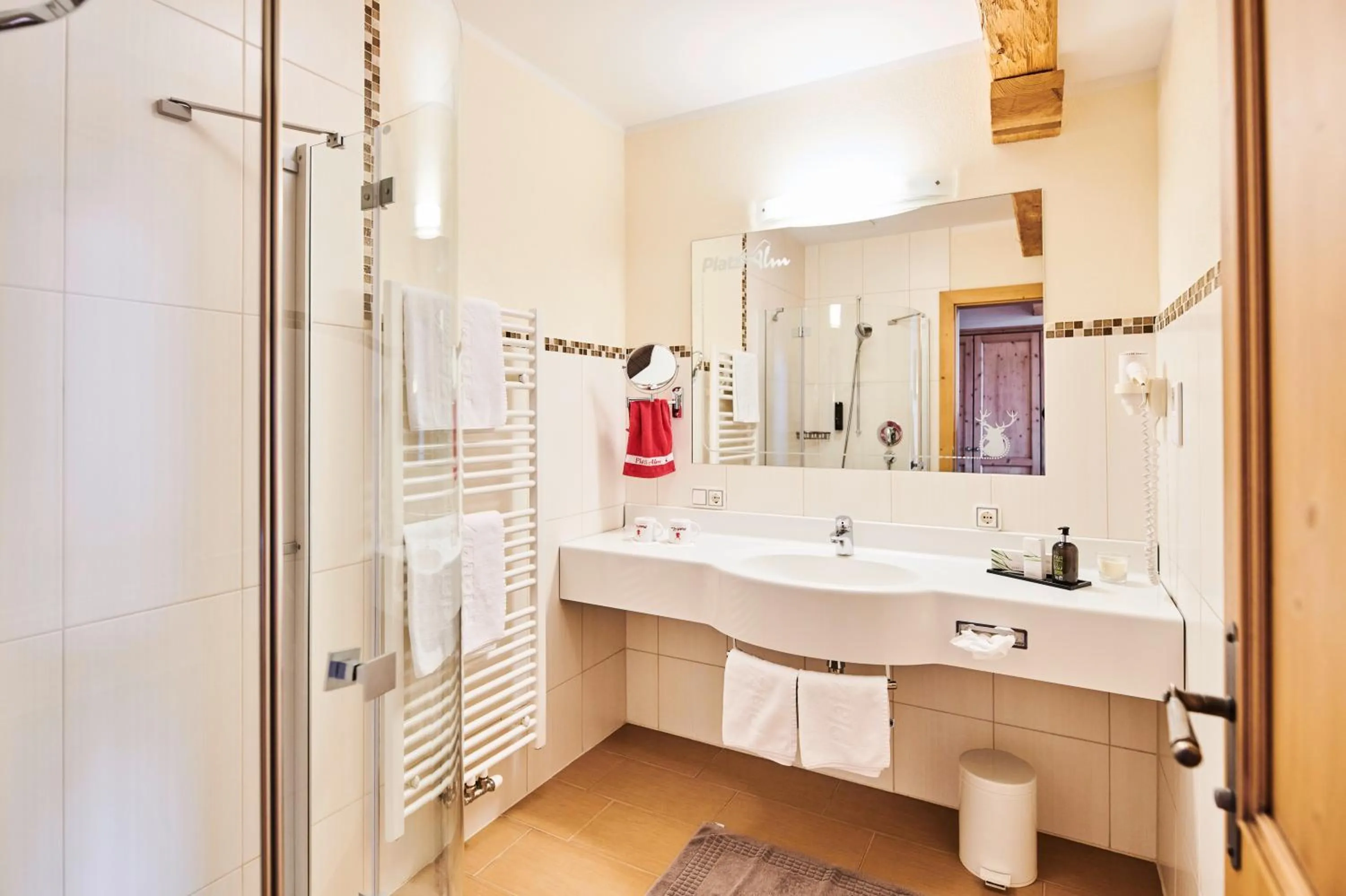 Bathroom in Berggasthof Platzlalm