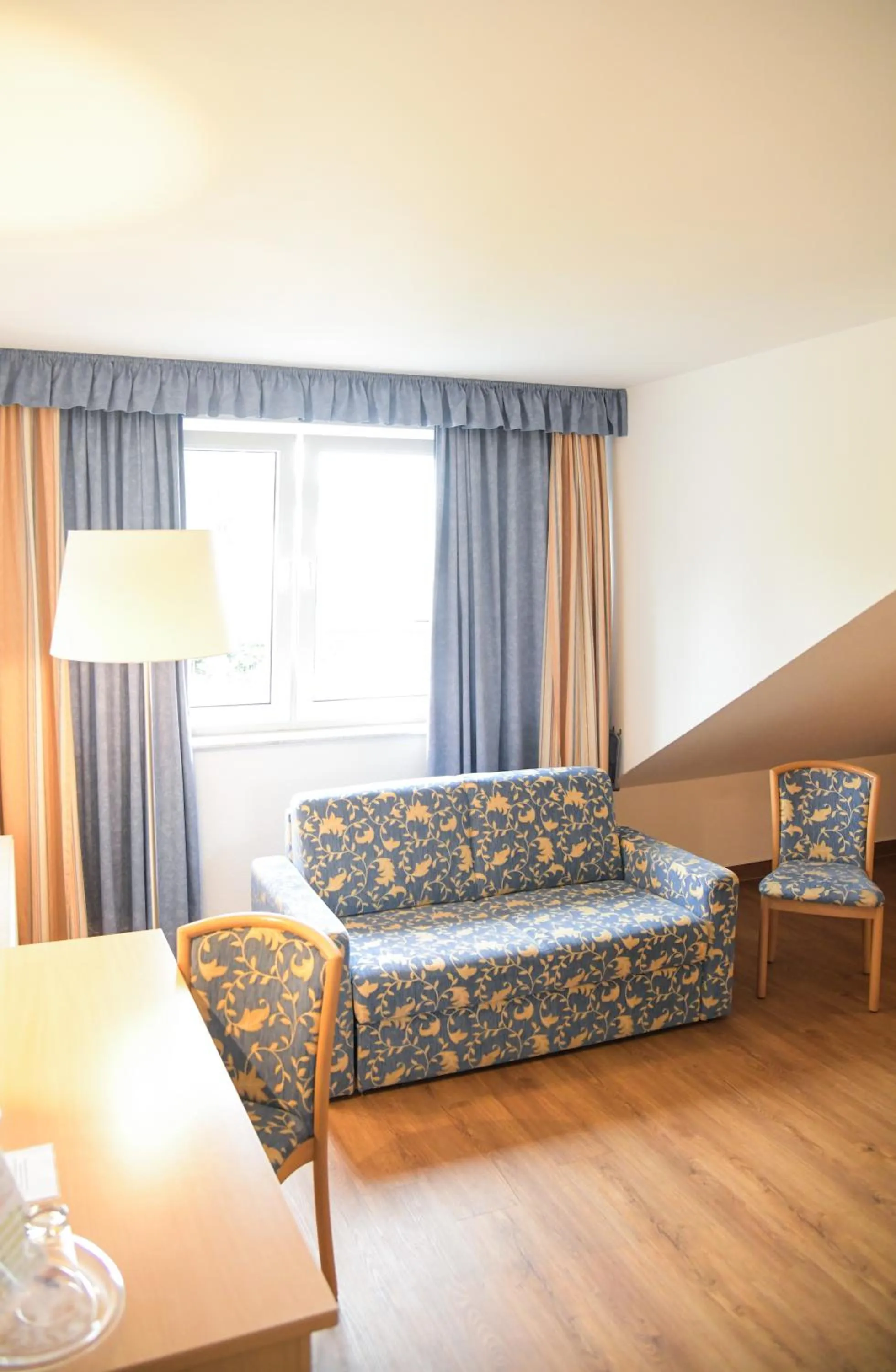 Photo of the whole room, Bed in Hotel am Markt Garni - Aegidienberg
