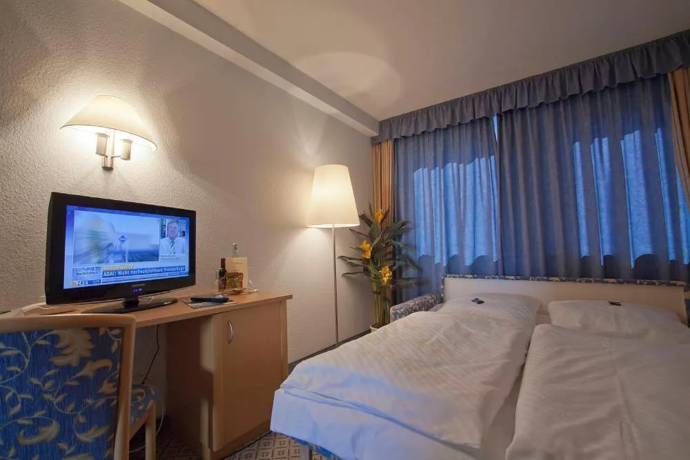 Bed in Hotel am Markt Garni - Aegidienberg