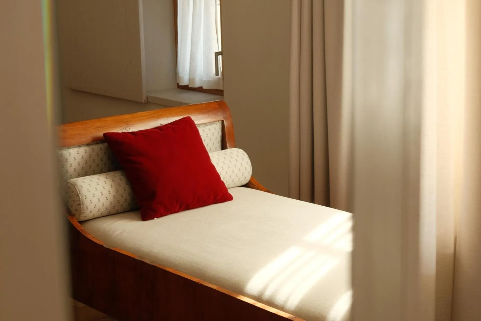 furniture, Bed in 1477 Reichhalter, a Member of Design Hotels