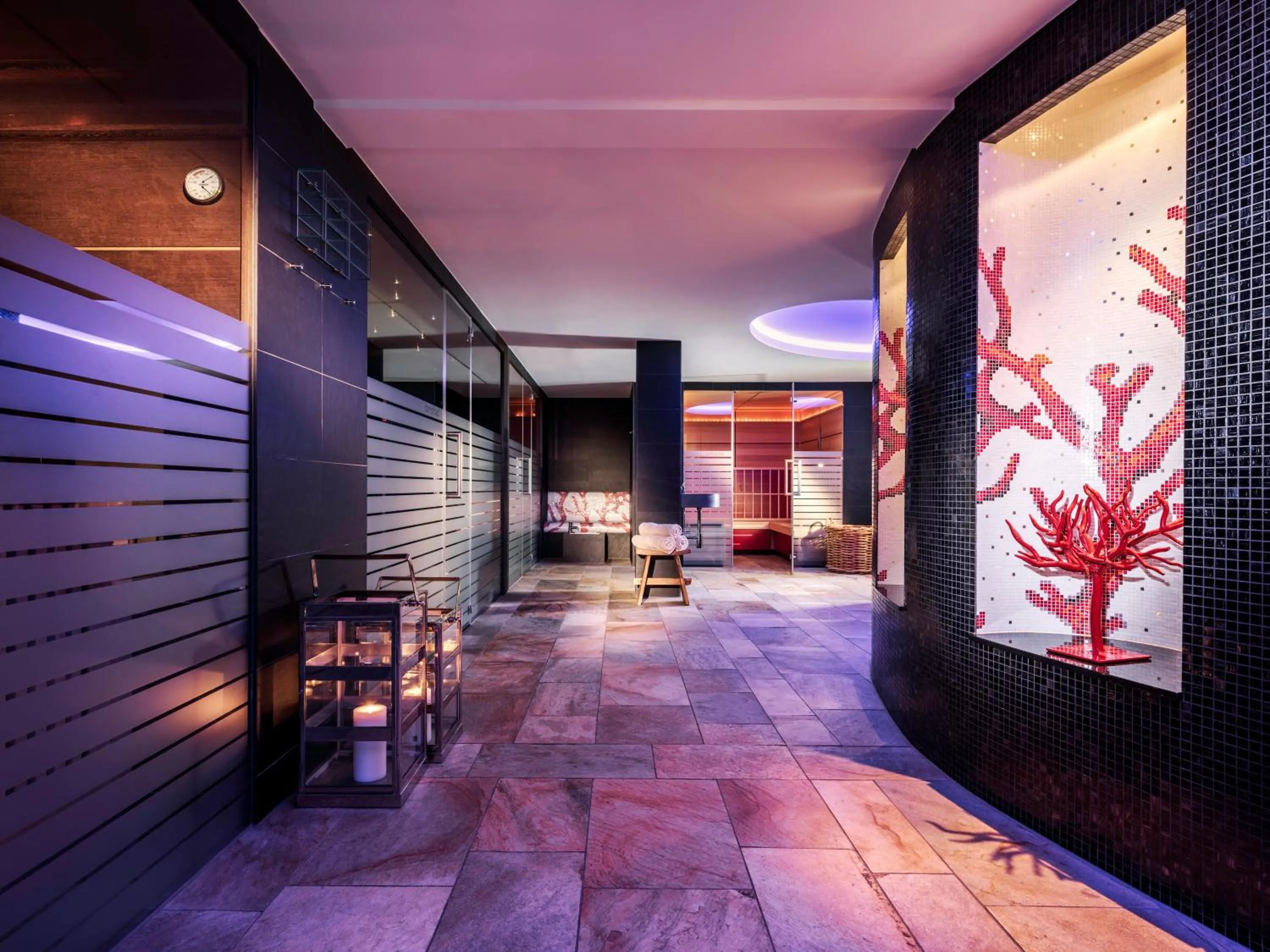 Hot Tub in Hotel Arlberg Lech