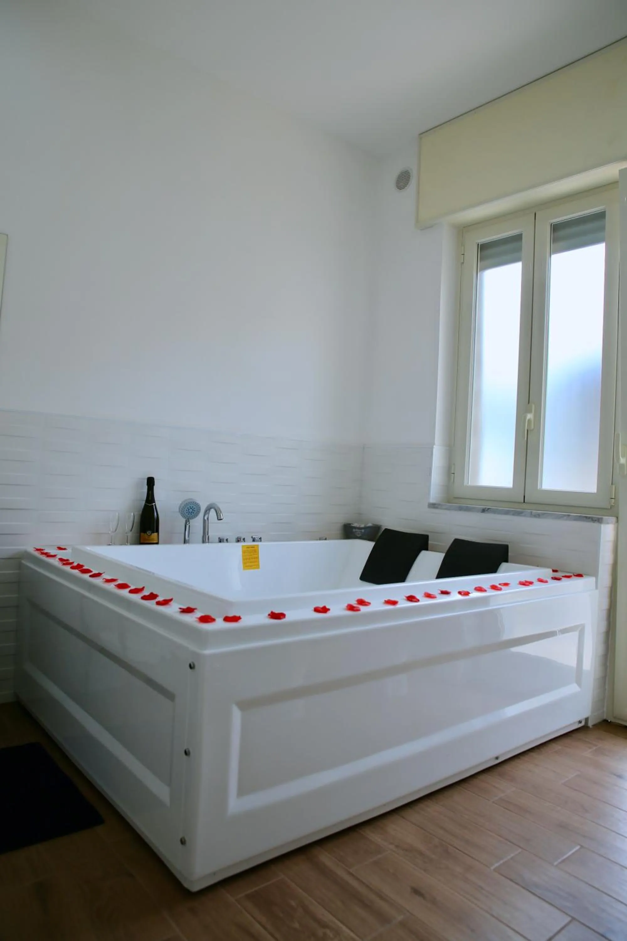 Bathroom, Bed in Andolfi 24 Rooms