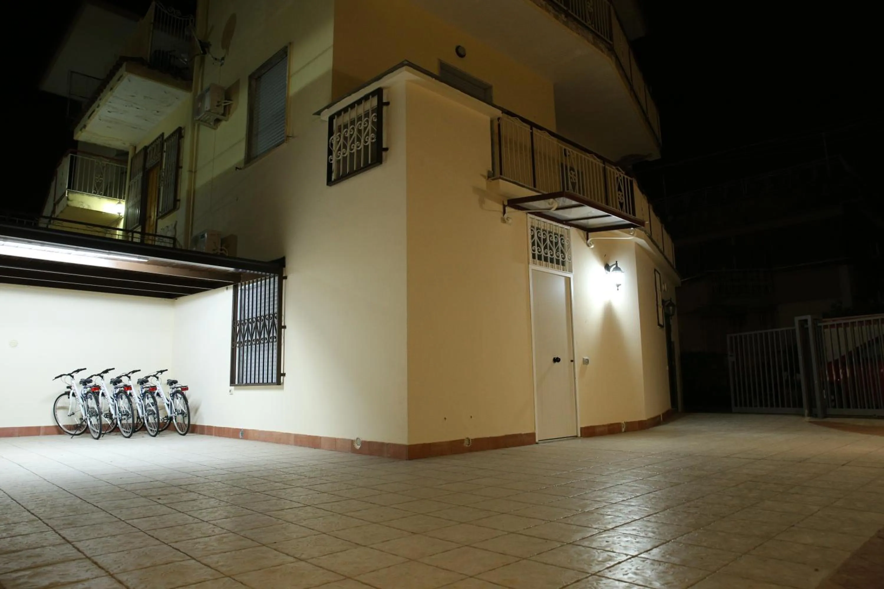 Facade/entrance in Andolfi 24 Rooms