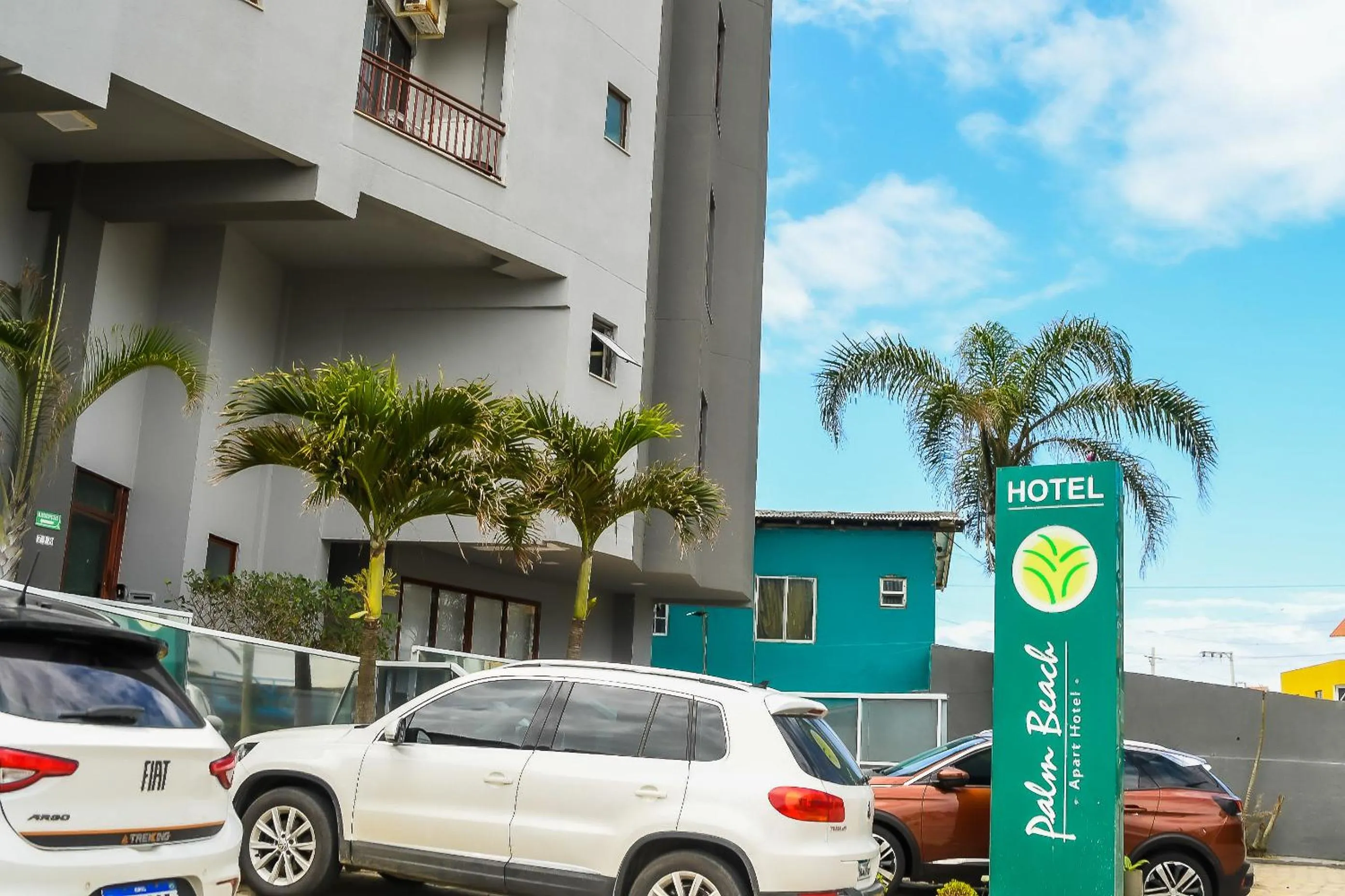 Facade/entrance in Palm Beach Apart Hotel