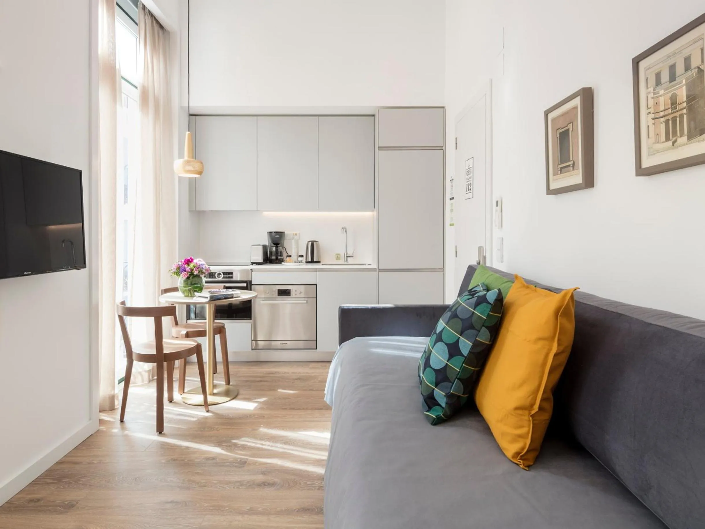 Kitchen or kitchenette in LSA Chiado Emenda by Numa