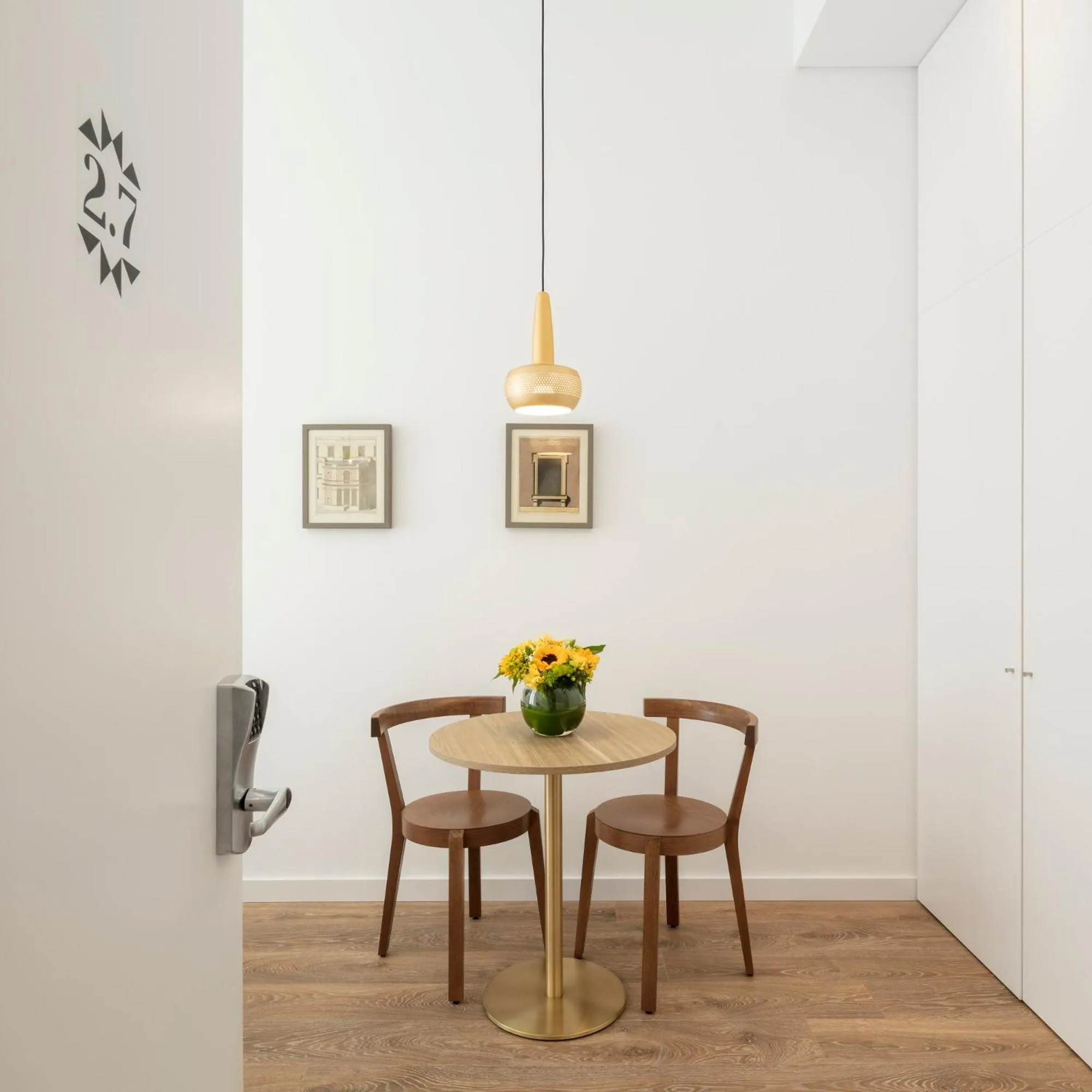 Dining area in LSA Chiado Emenda by Numa