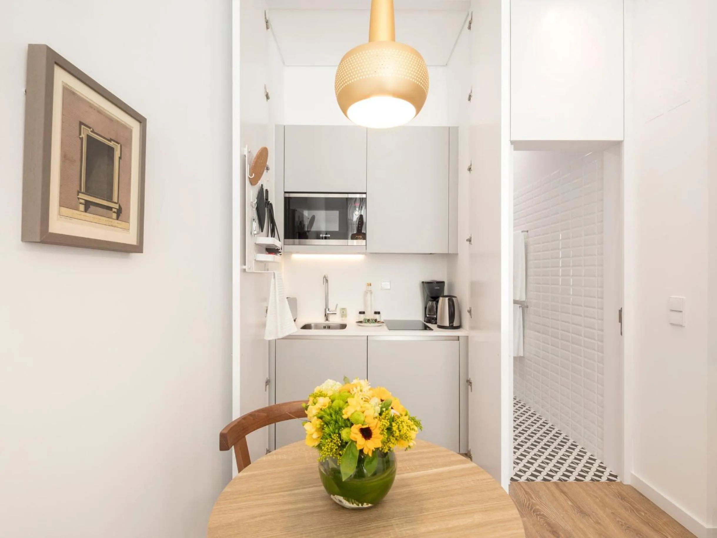 Kitchen or kitchenette in LSA Chiado Emenda by Numa