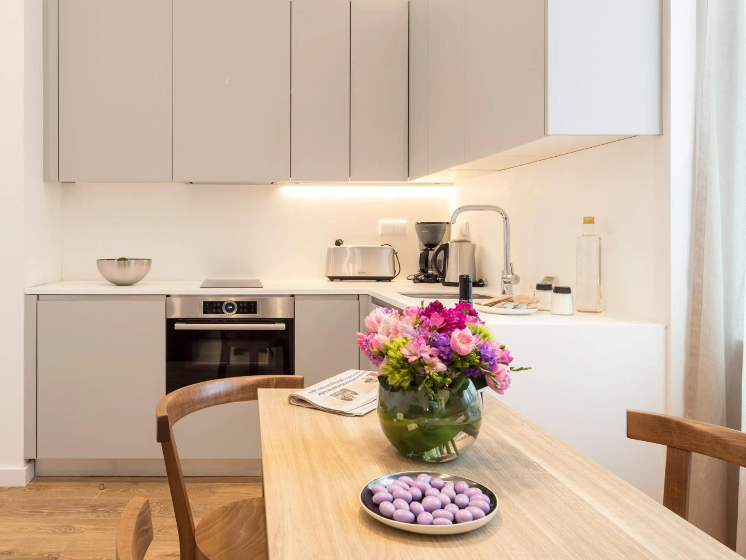 Kitchen or kitchenette in LSA Chiado Emenda by Numa