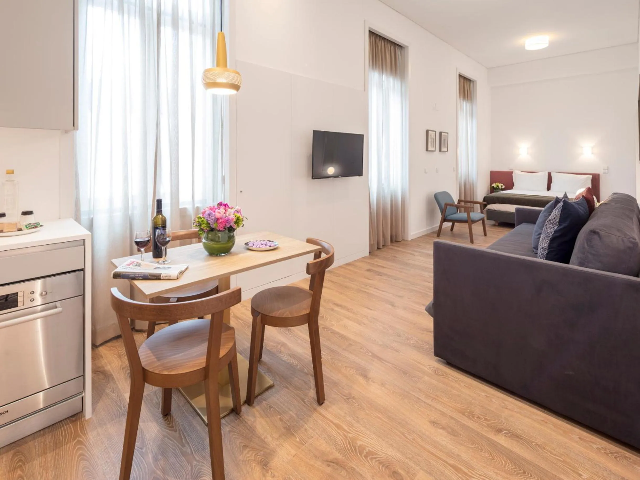 Dining area in LSA Chiado Emenda by Numa