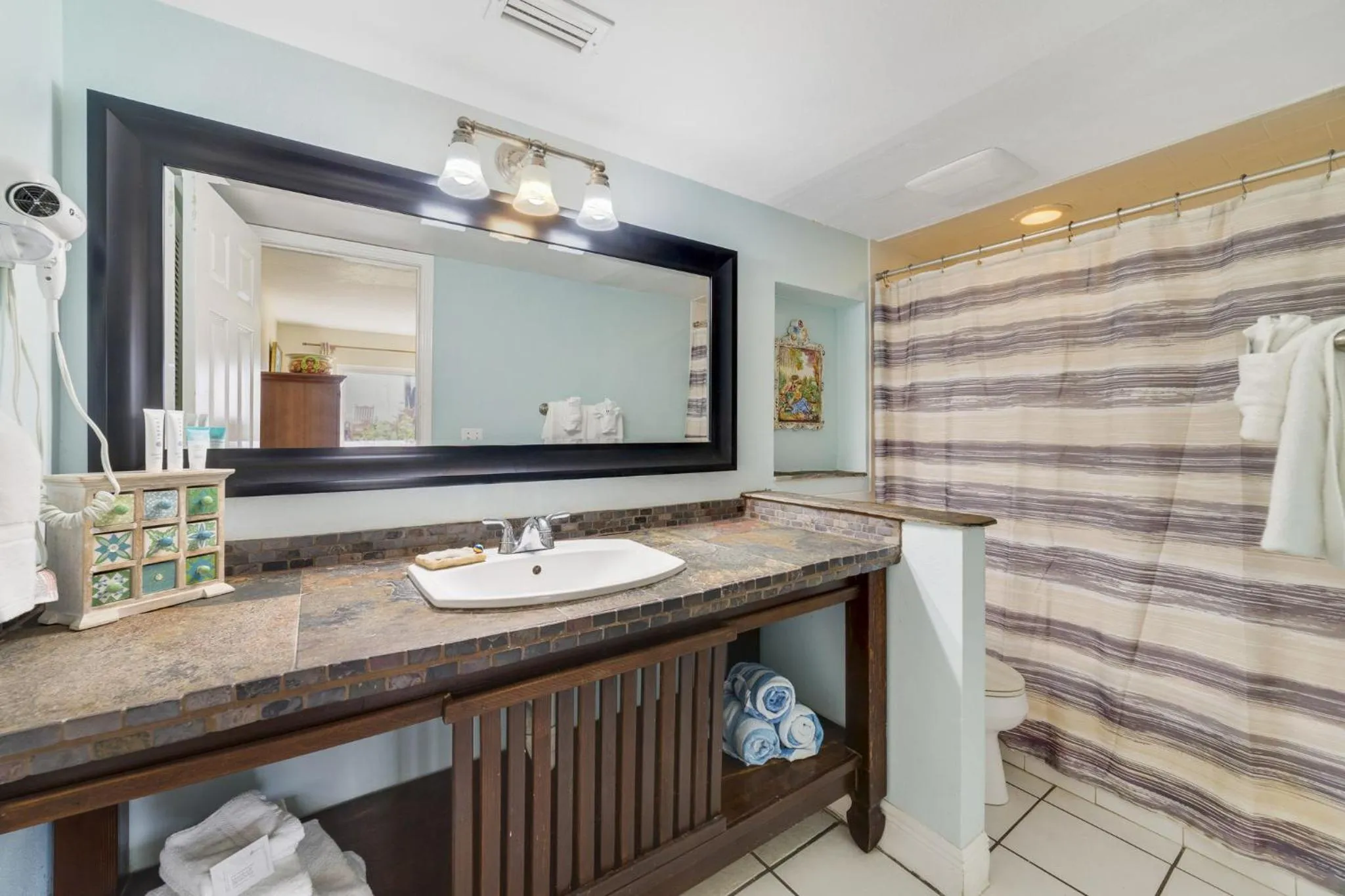 Bathroom in Beach Place Guesthouses
