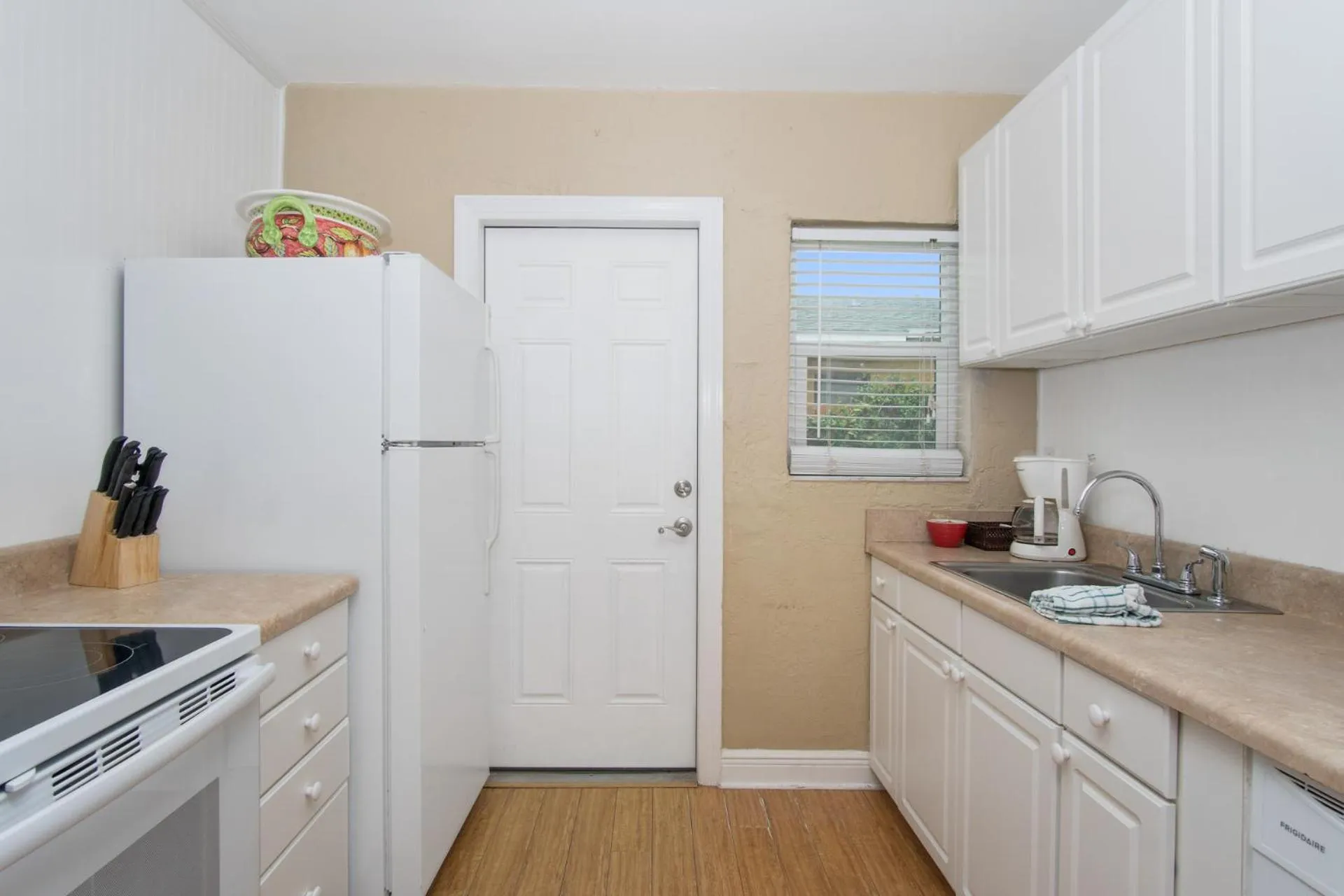 Coffee/tea facilities in Beach Place Guesthouses