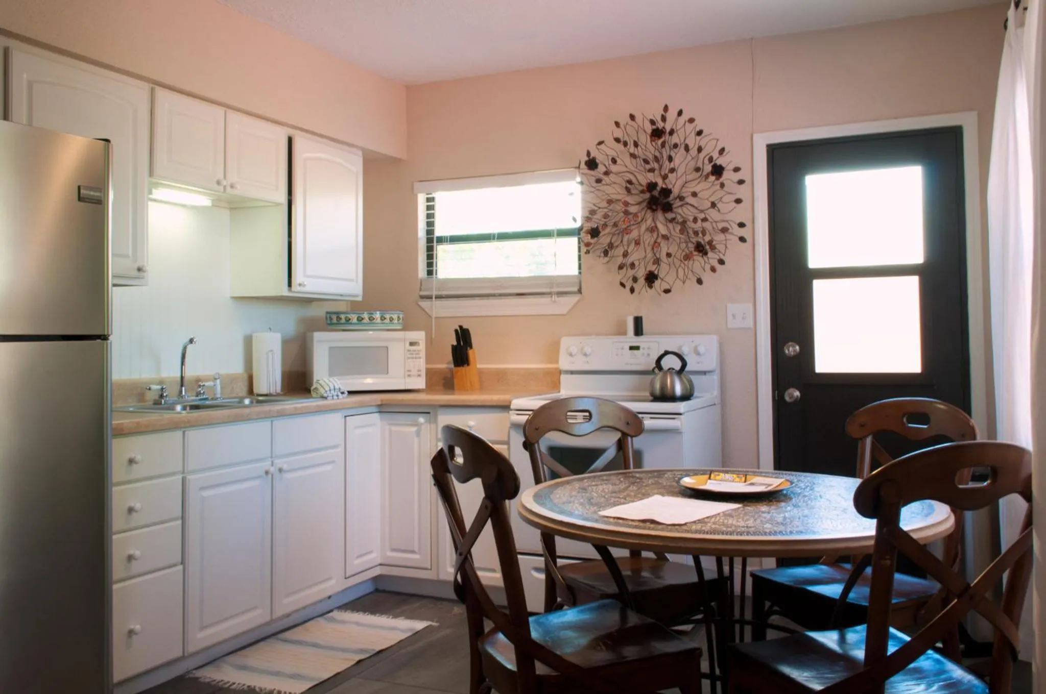 Kitchen or kitchenette in Beach Place Guesthouses
