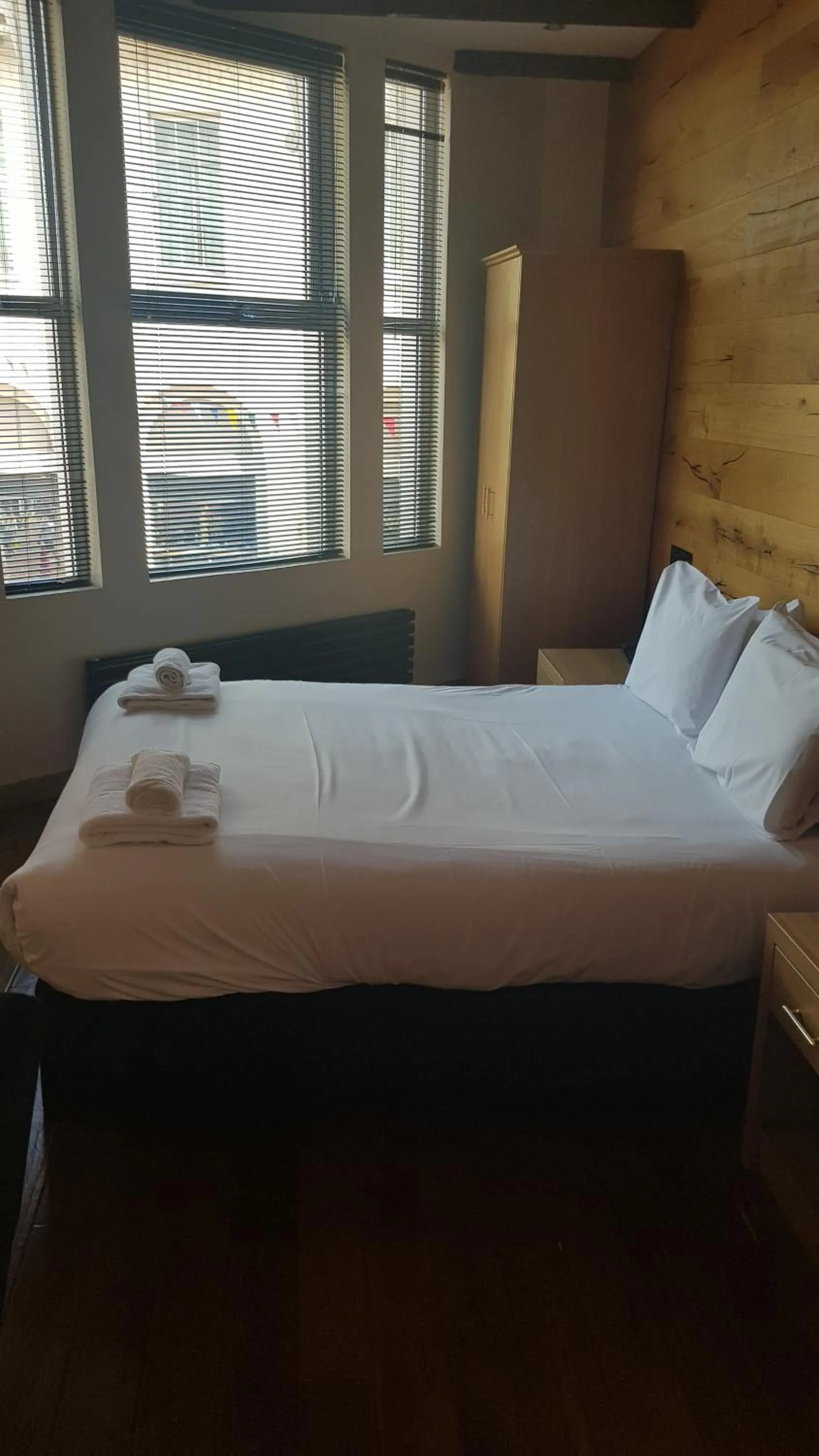 Bed in The Castle Hotel Neath