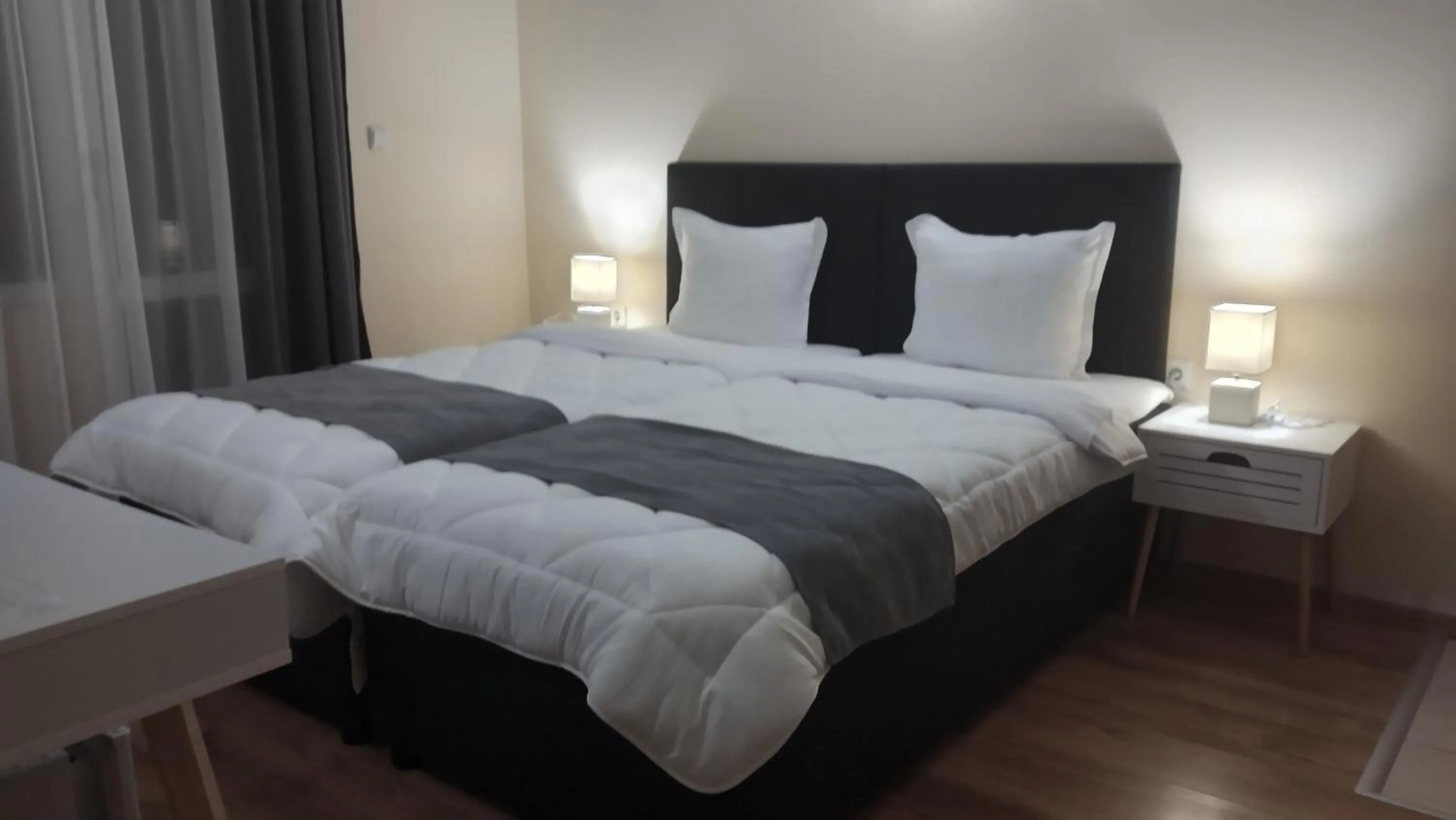 Bedroom, Bed in Victoria Family Hotel