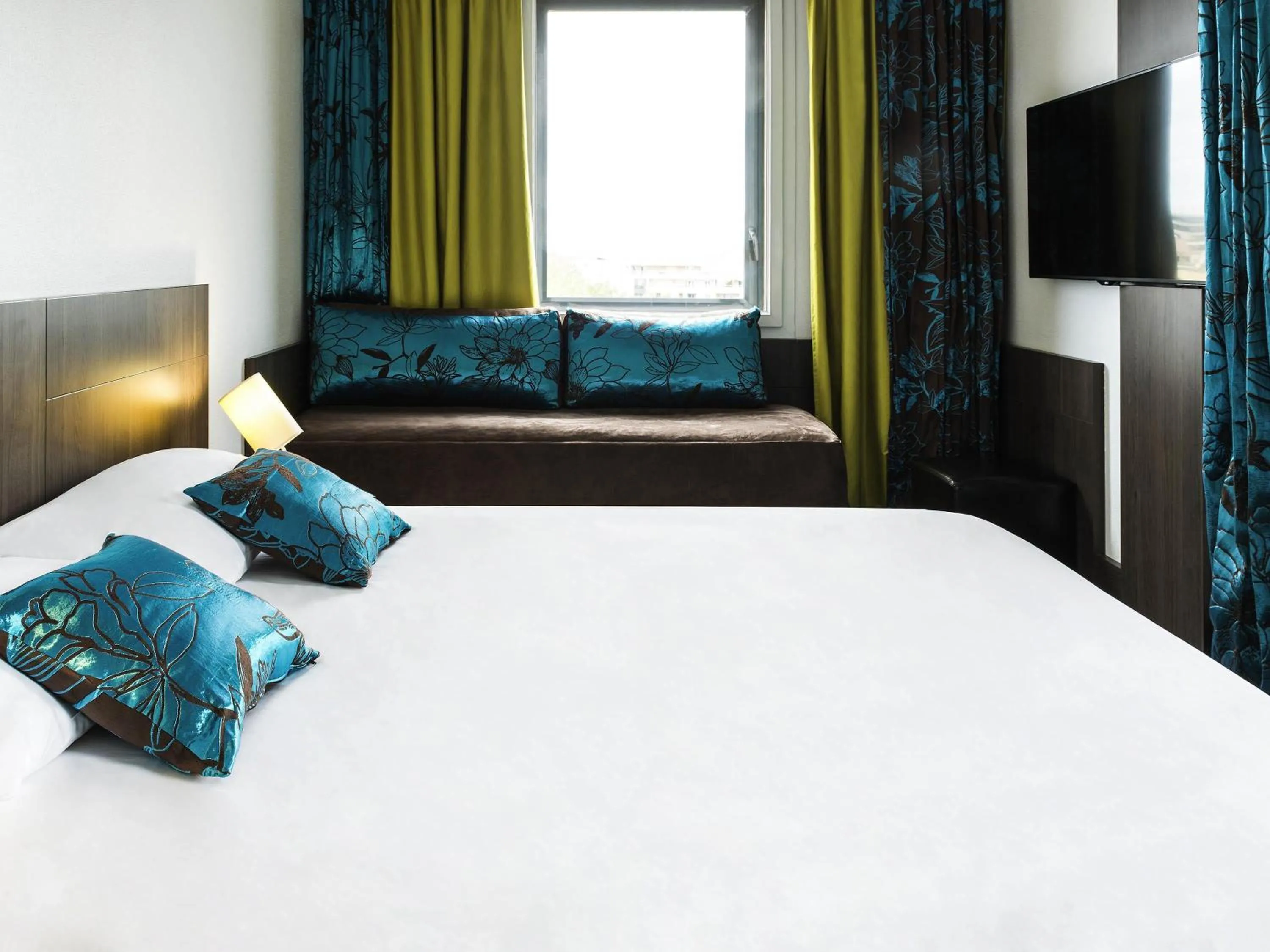 Bedroom, Bed in Ibis Styles Lyon Centre - Gare Part Dieu