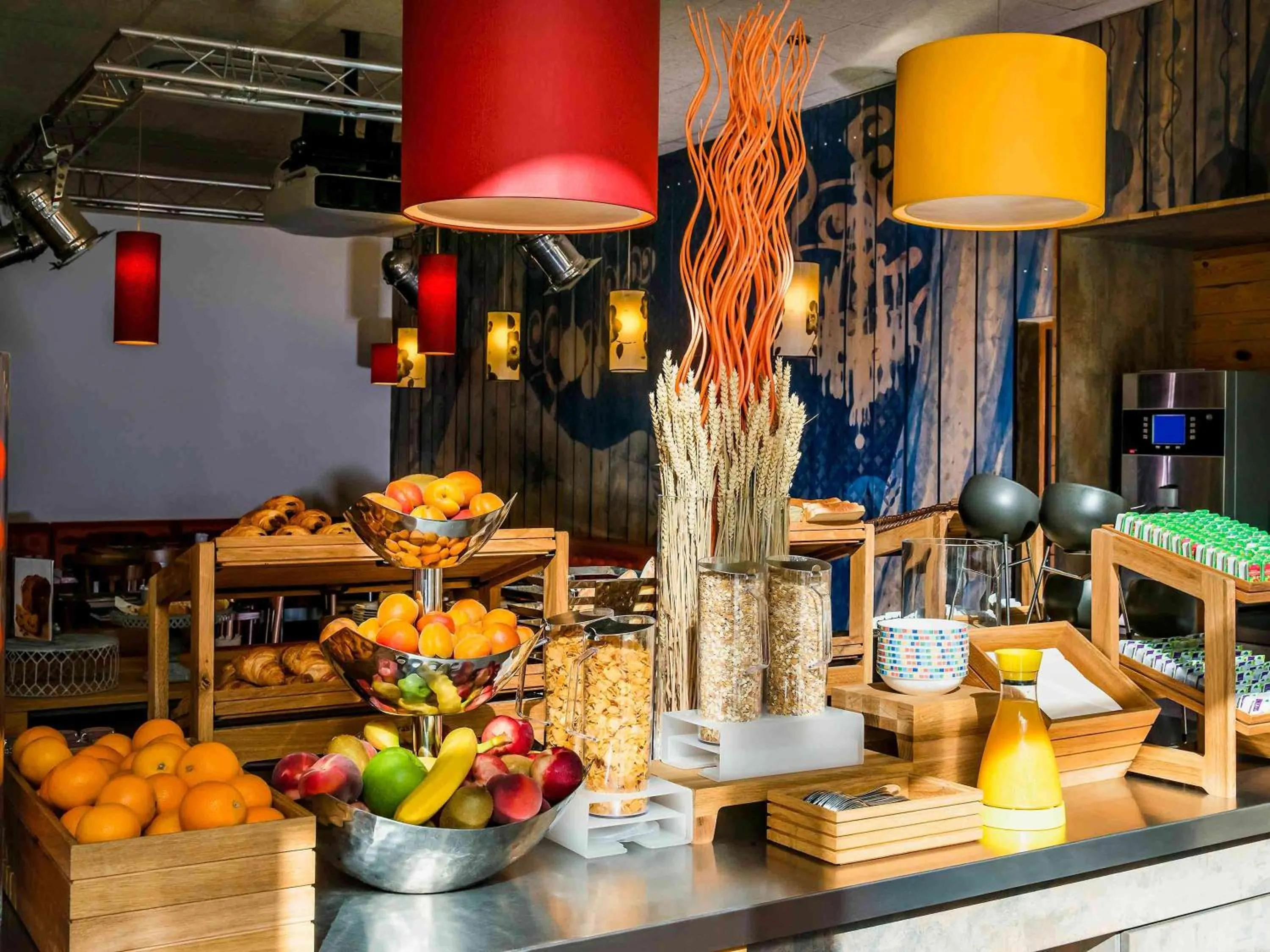 Restaurant/places to eat in Ibis Styles Lyon Centre - Gare Part Dieu